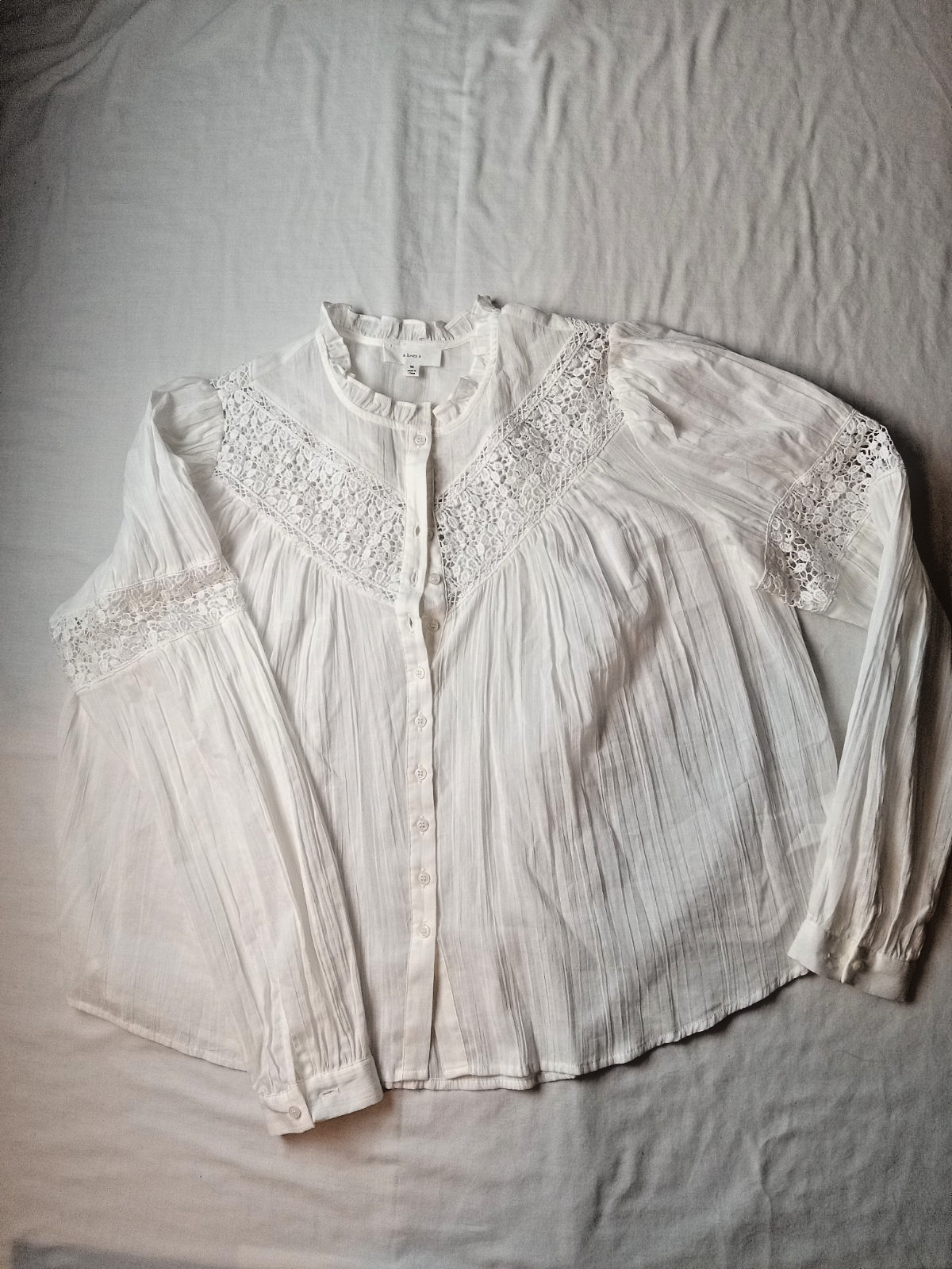‘A loves a’ White Lace Blouse, lace , ruffled collar, like Victorian Doen Medium