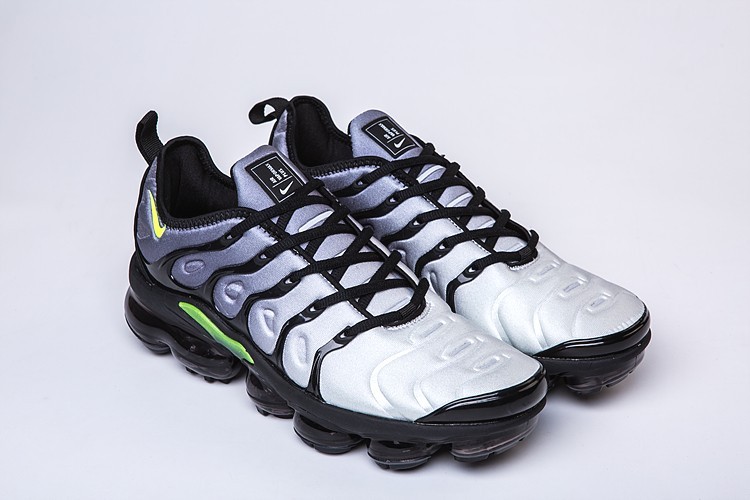 Gradual Silver Grey Nike Air Max Plus TN Mens Air Running Shoes US10🪩