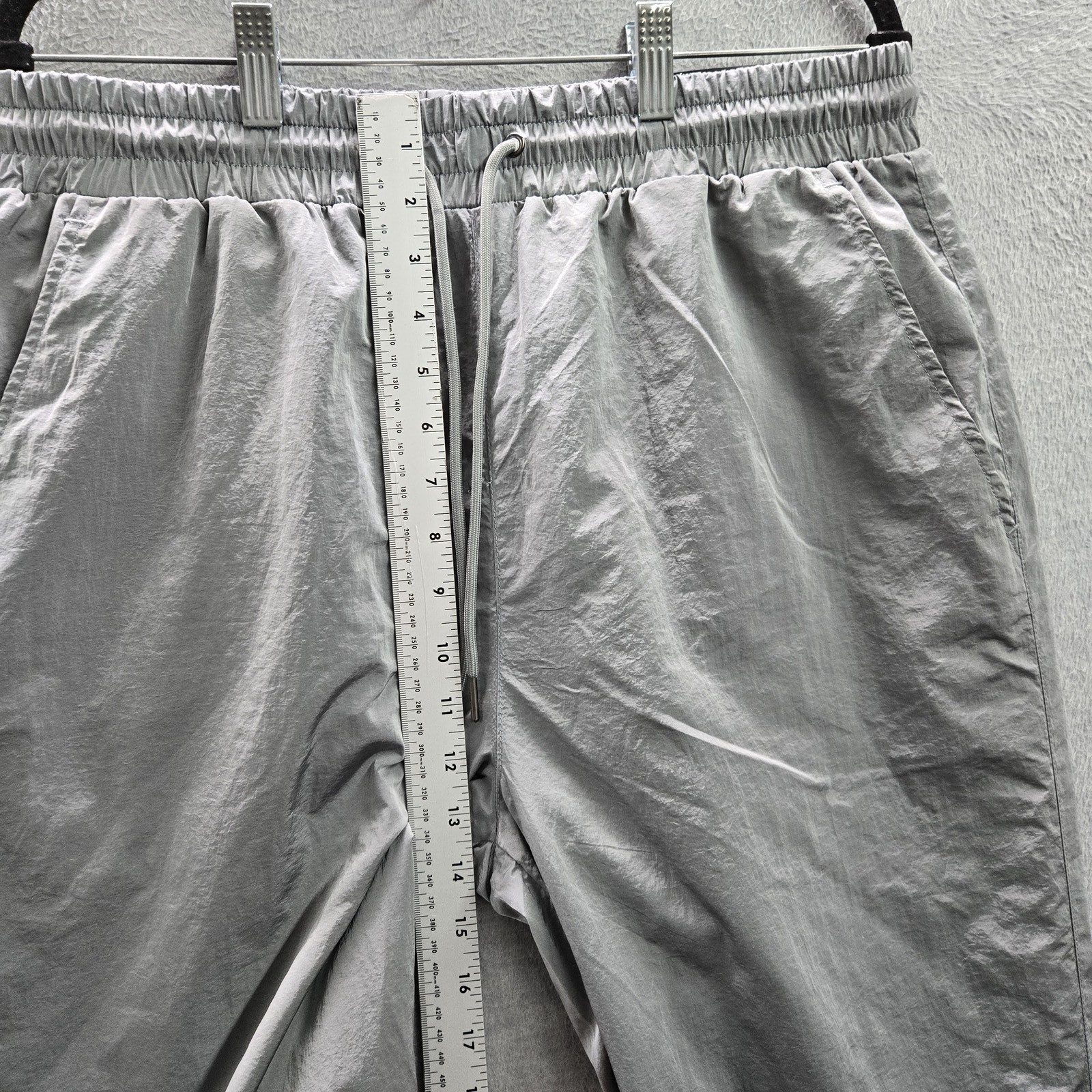 Xersion Men Pants L Gray Nylon Polyester Windbreaker Lifestyle Woven NWT