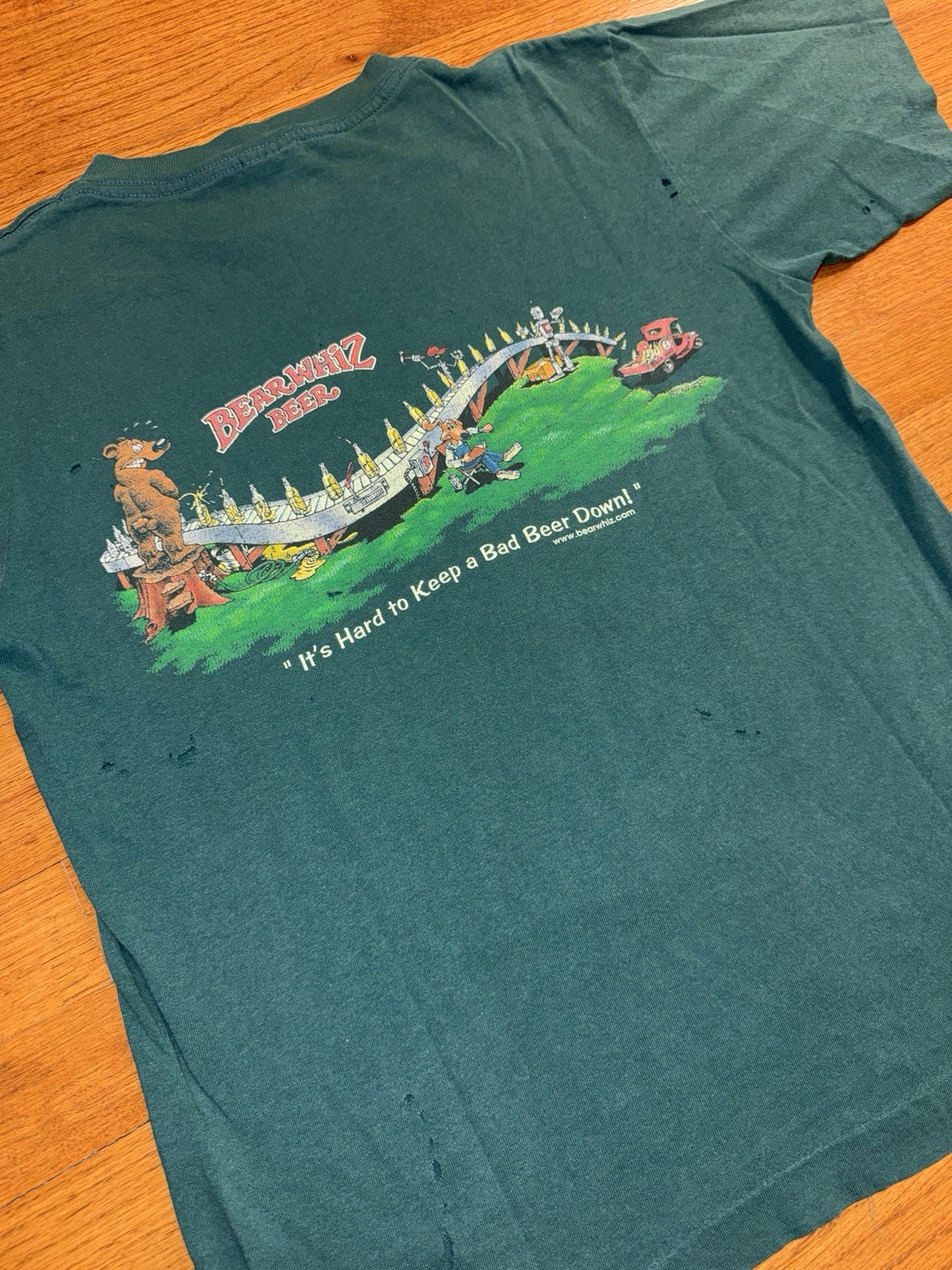Vintage 80’s Single Stitch Bear Whiz Beer Humor Promo Green T Shirt Size M