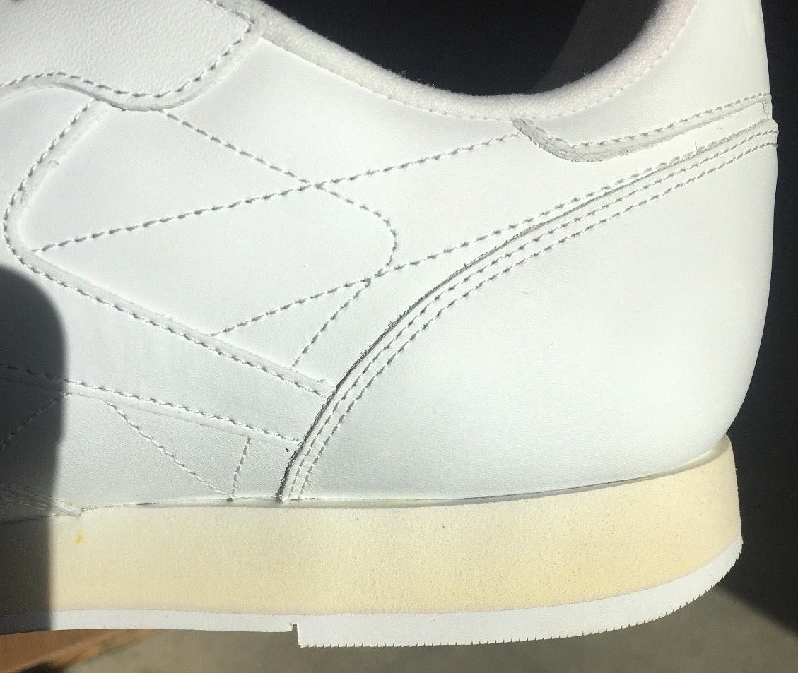 Reebok Classic Leather R12 Mens White Walking Shoes – NWD – Medium