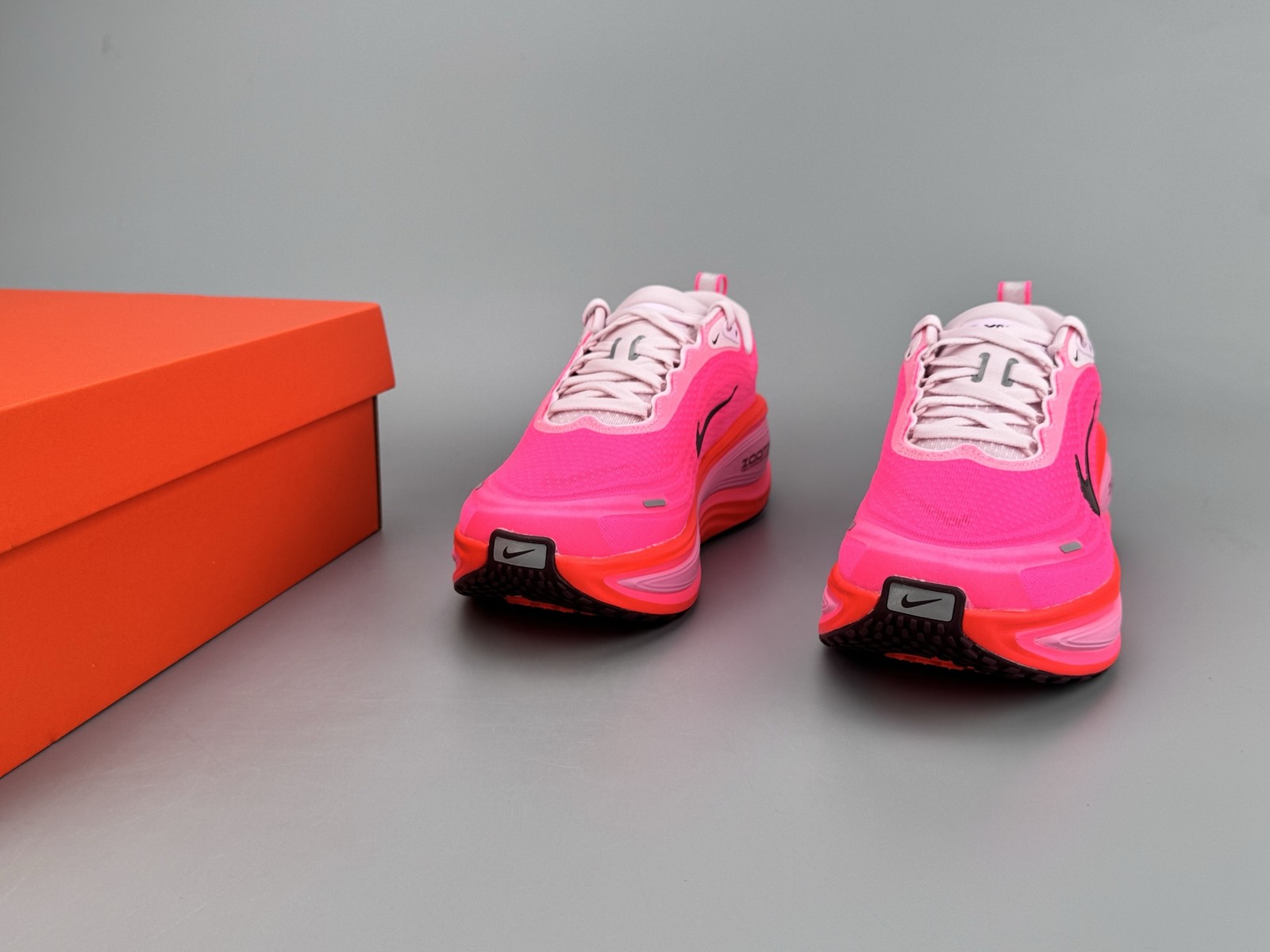 Vomero Plus Hyper Pink Bright Crimson HV8154-604