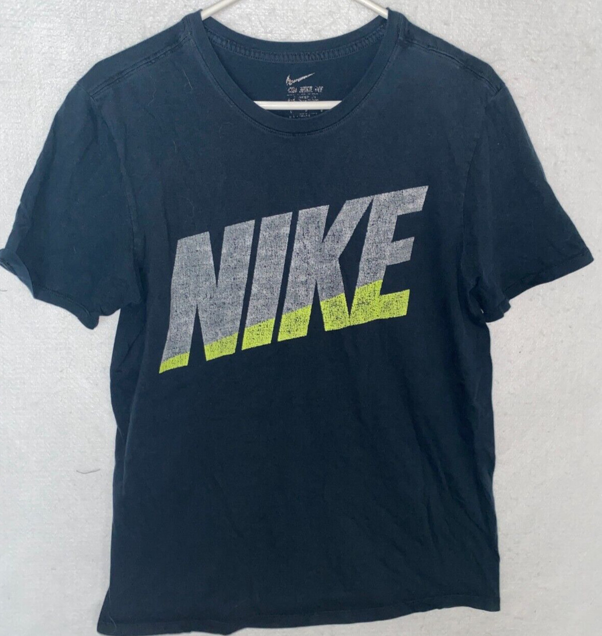 Nike Men’s sz M T-Shirt Logo Printed Athletic Active Short Sleeve Shirt Black