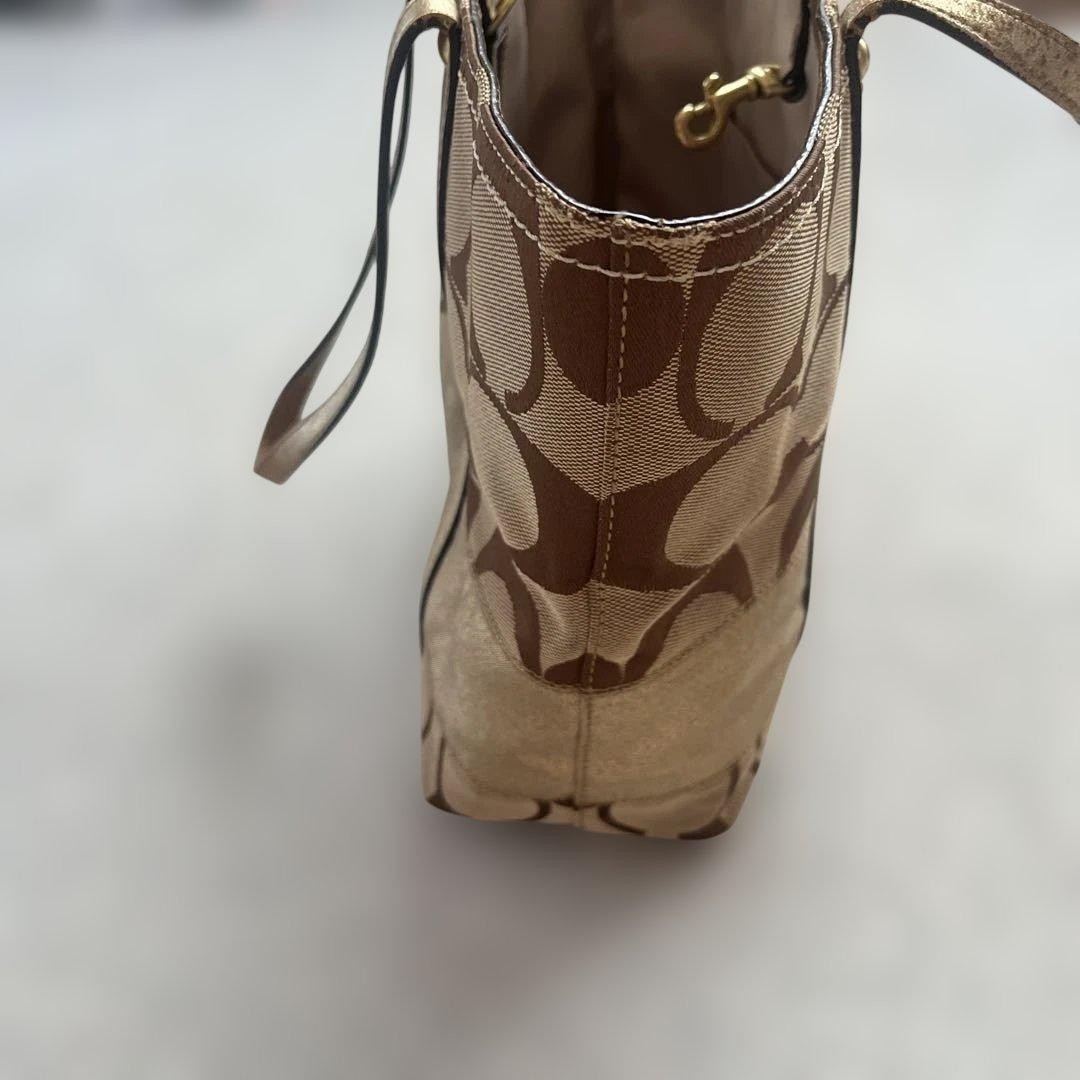 COACH Excellent Condition Signature Tote Bag Gold