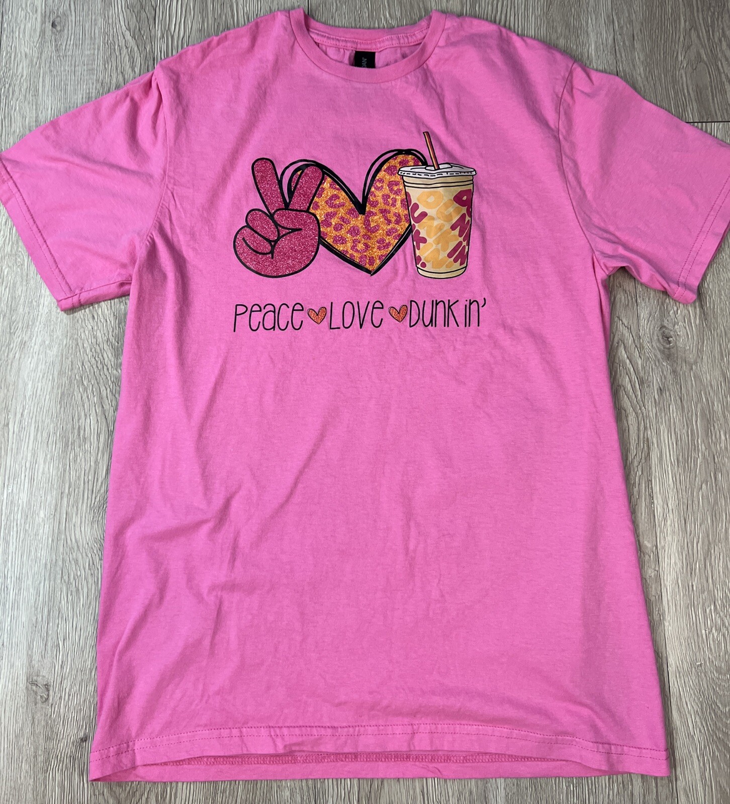 Gildan Soft Style Women’s Peace Love Dunkin’ Tee T Shirt Dunkin Donuts Medium