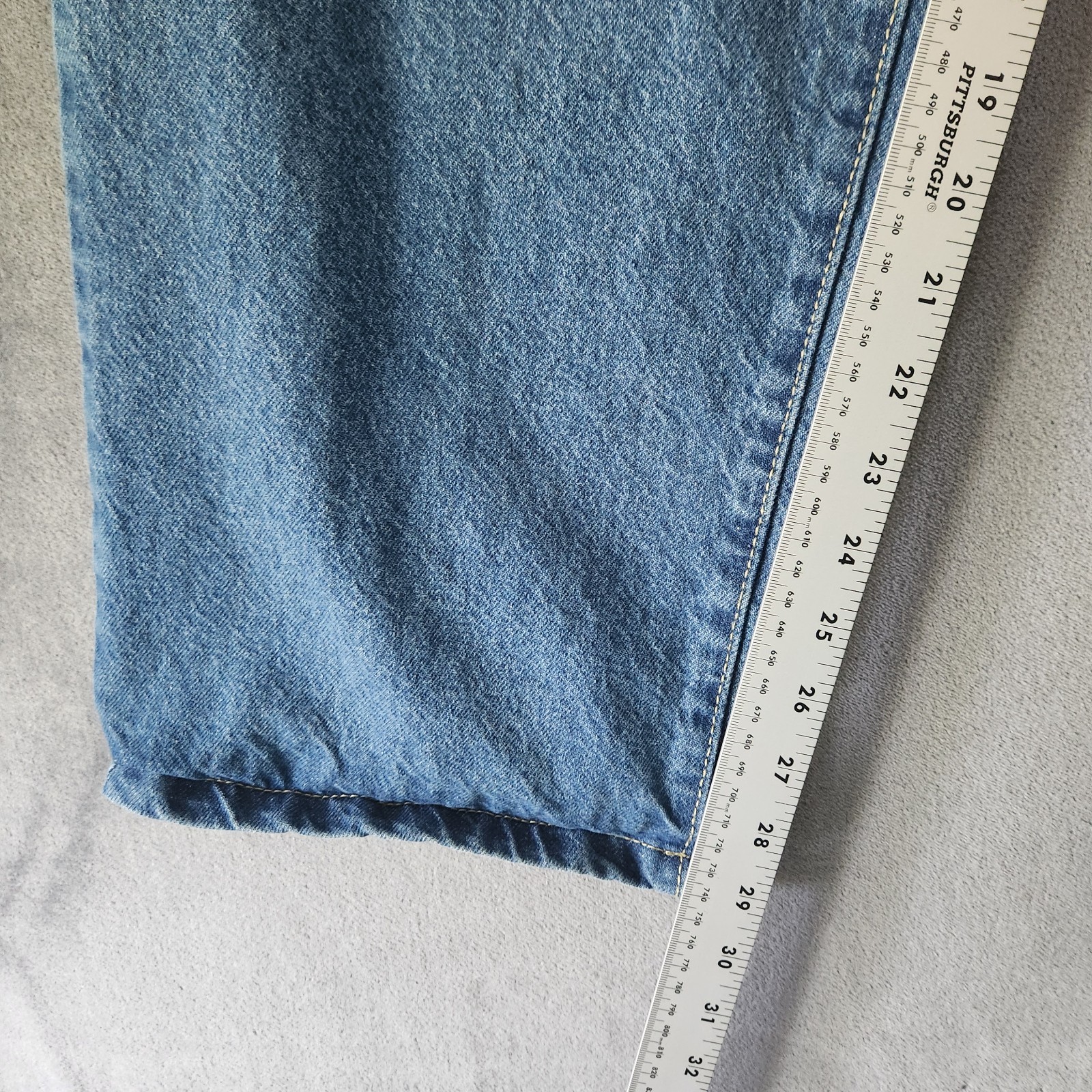 BOOHOO MAN Jeans Mens Size 36 RELAXED FIT MEN’S JEANS Light Wash Distressed
