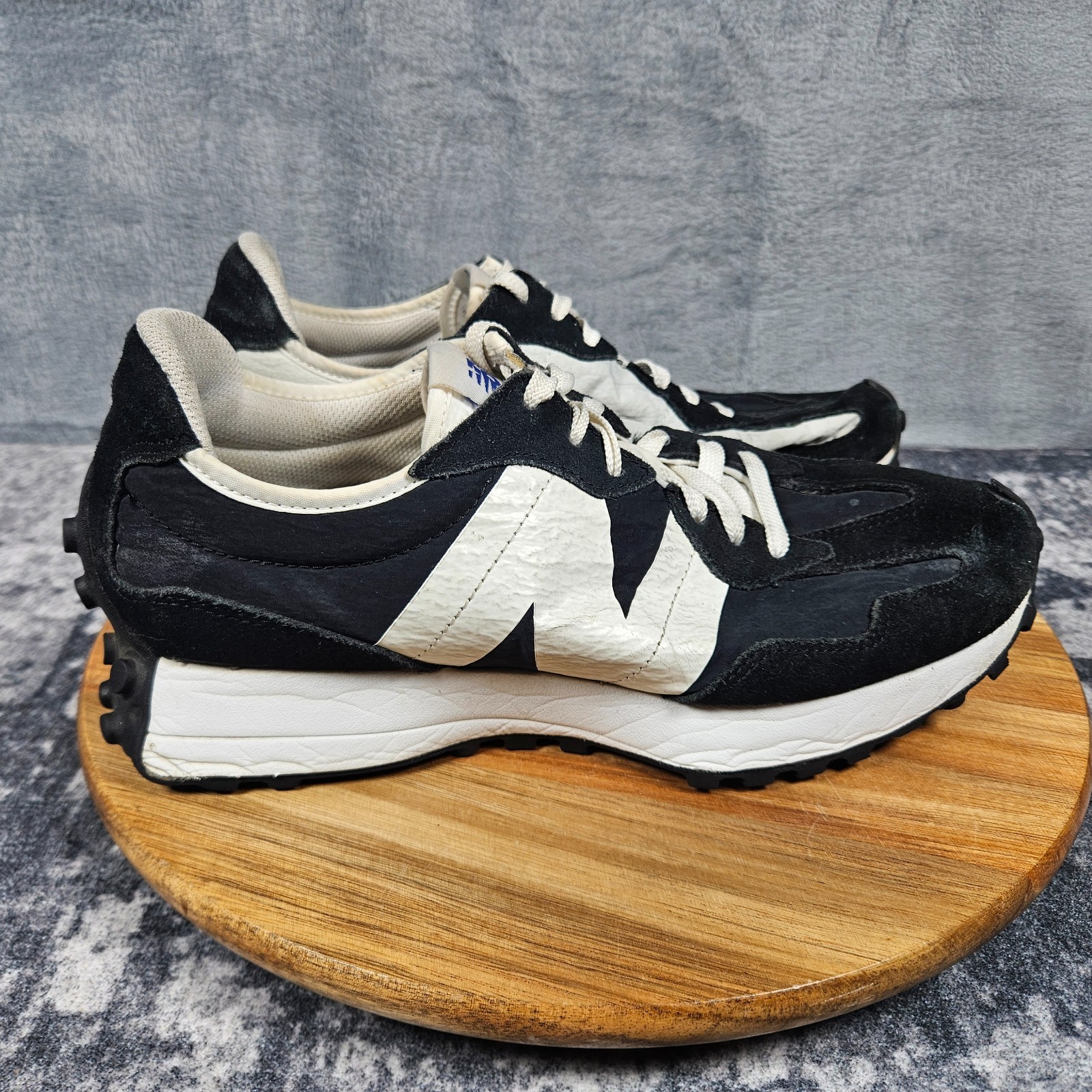 New Balance 327 Black White Suede Nylon Sneakers Men Size 10 D Retro MS327LF1
