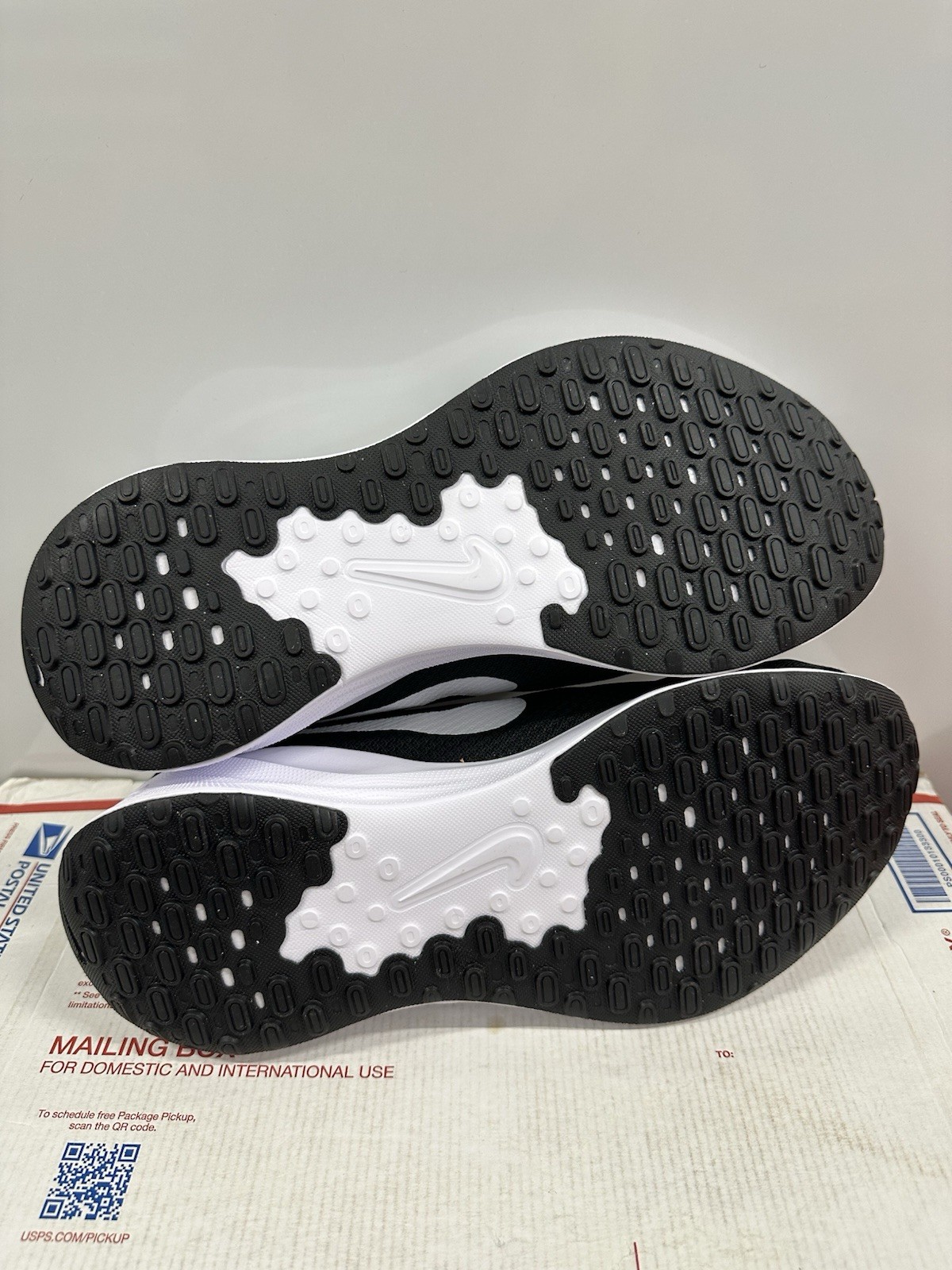 Nike Revolution 7 Wide ‘Black White’ FB8501 002 Size 12