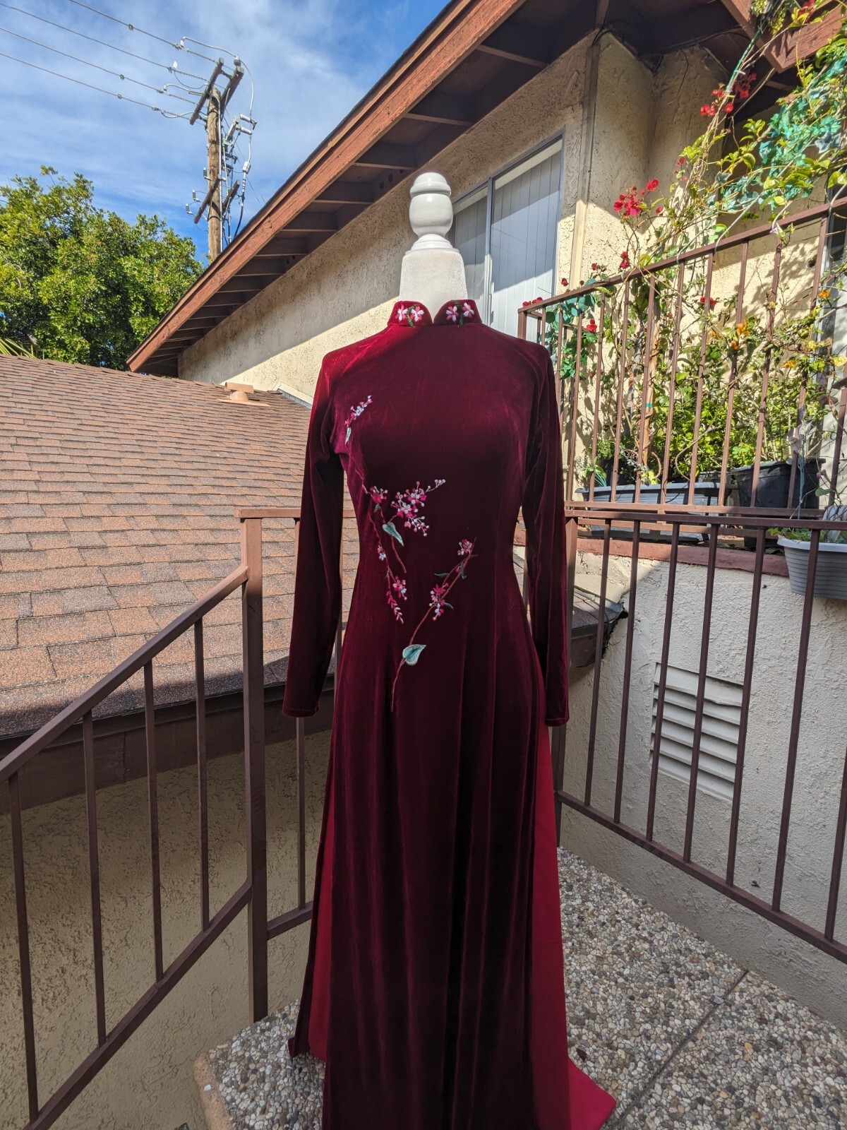 Ao Dai Nhung XL Đỏ Đô Thêu Tay – Ngực 94 cm, Eo 82 cm + Quần Lụa Đỏ