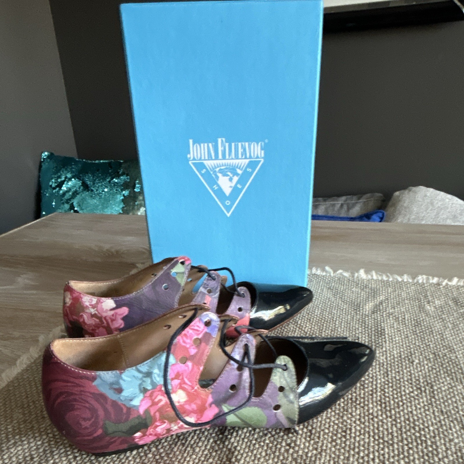 John Fluevog Women’s Floral Pointed Toe Patent Leather Lace-Up Flats 9.5M