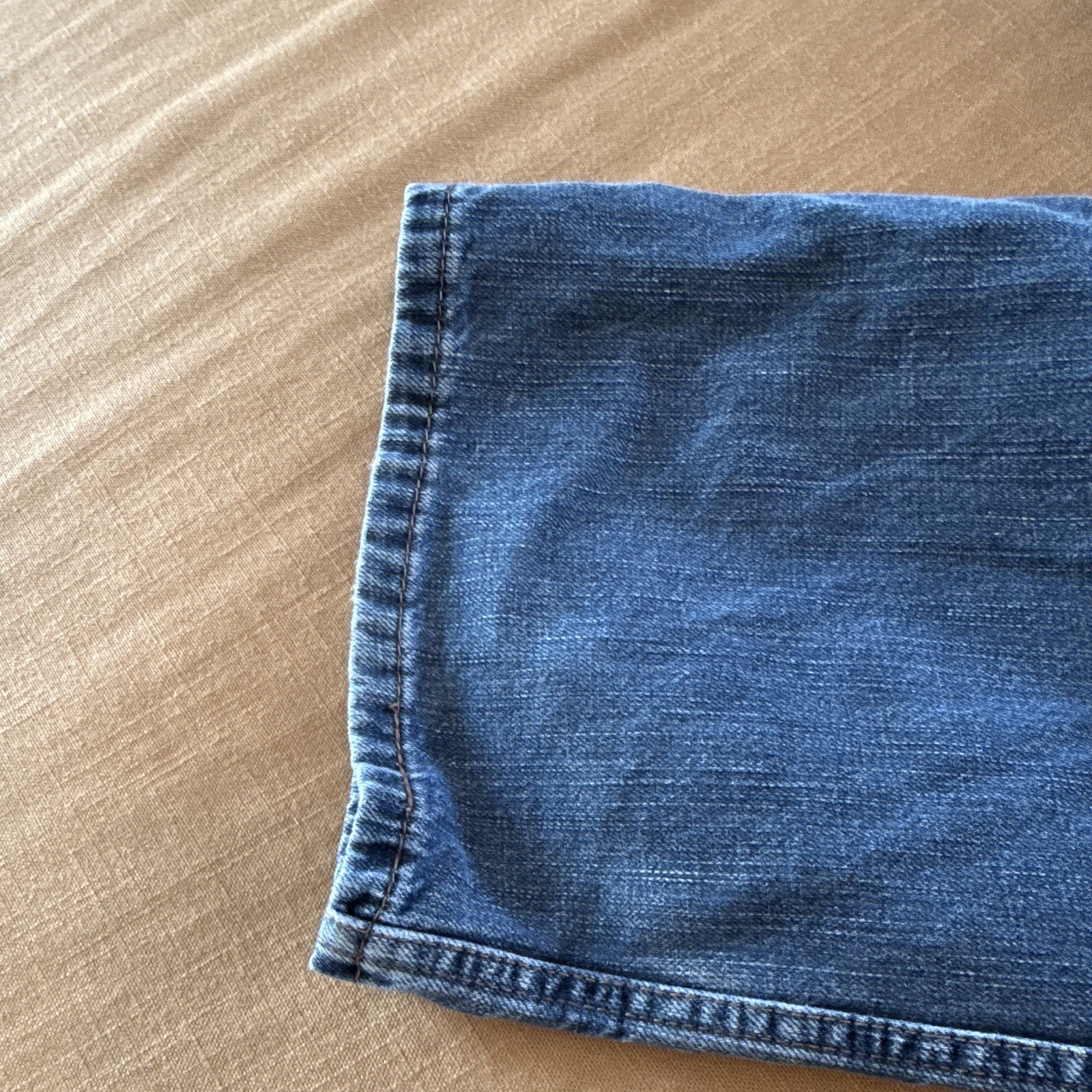 Levi’s Men’s 500 Series Straight Loose Fit Mid Rise Medium Wash Denim Jeans