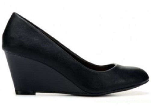 Report Vasco wedge pump black 2.5 ” heels sz 6 Med NEW