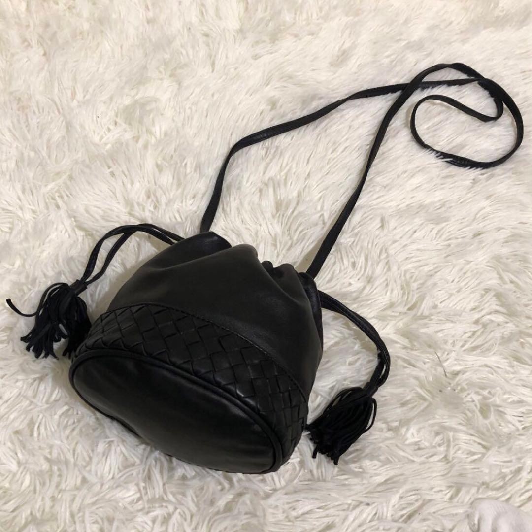 Rare and Bottega Veneta Leather Drawstring Shoulder Bag Black