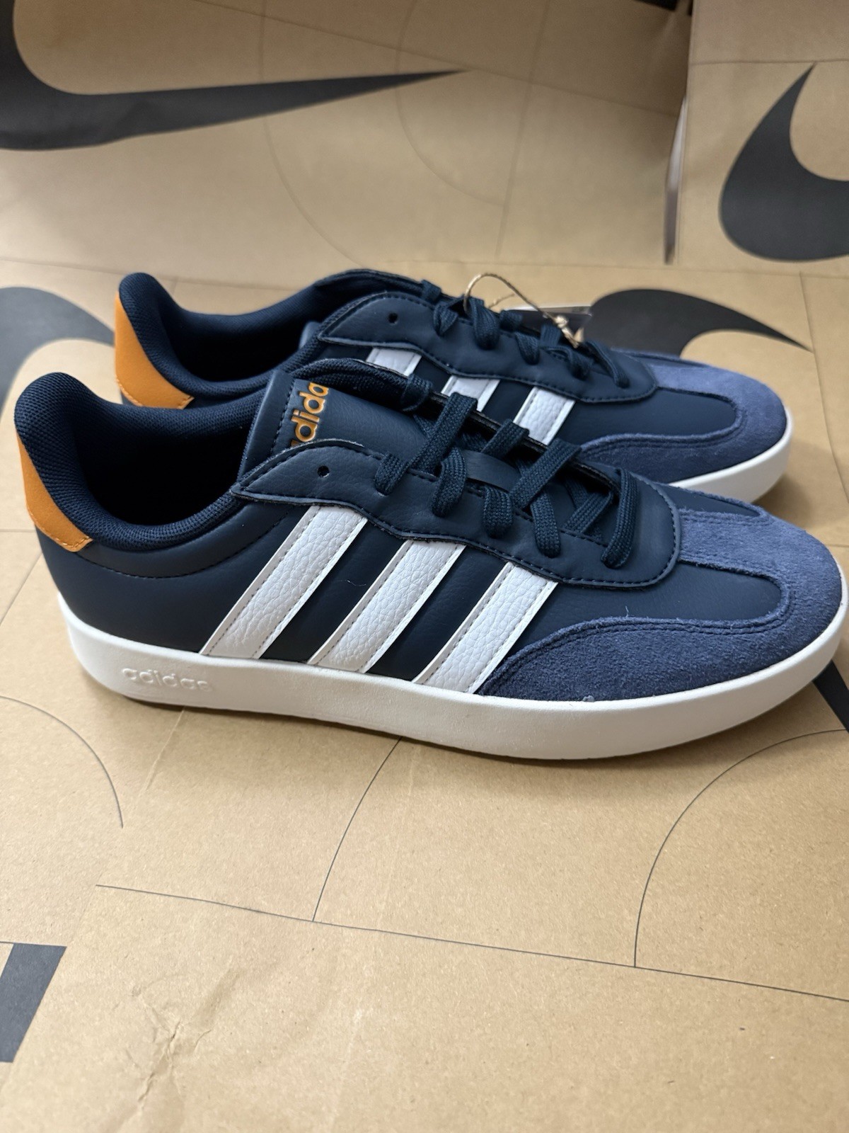 Adidas Barreda Brand New Low Top Lace-Up Sneaker Navy/White/Orange Size 8.5 Men
