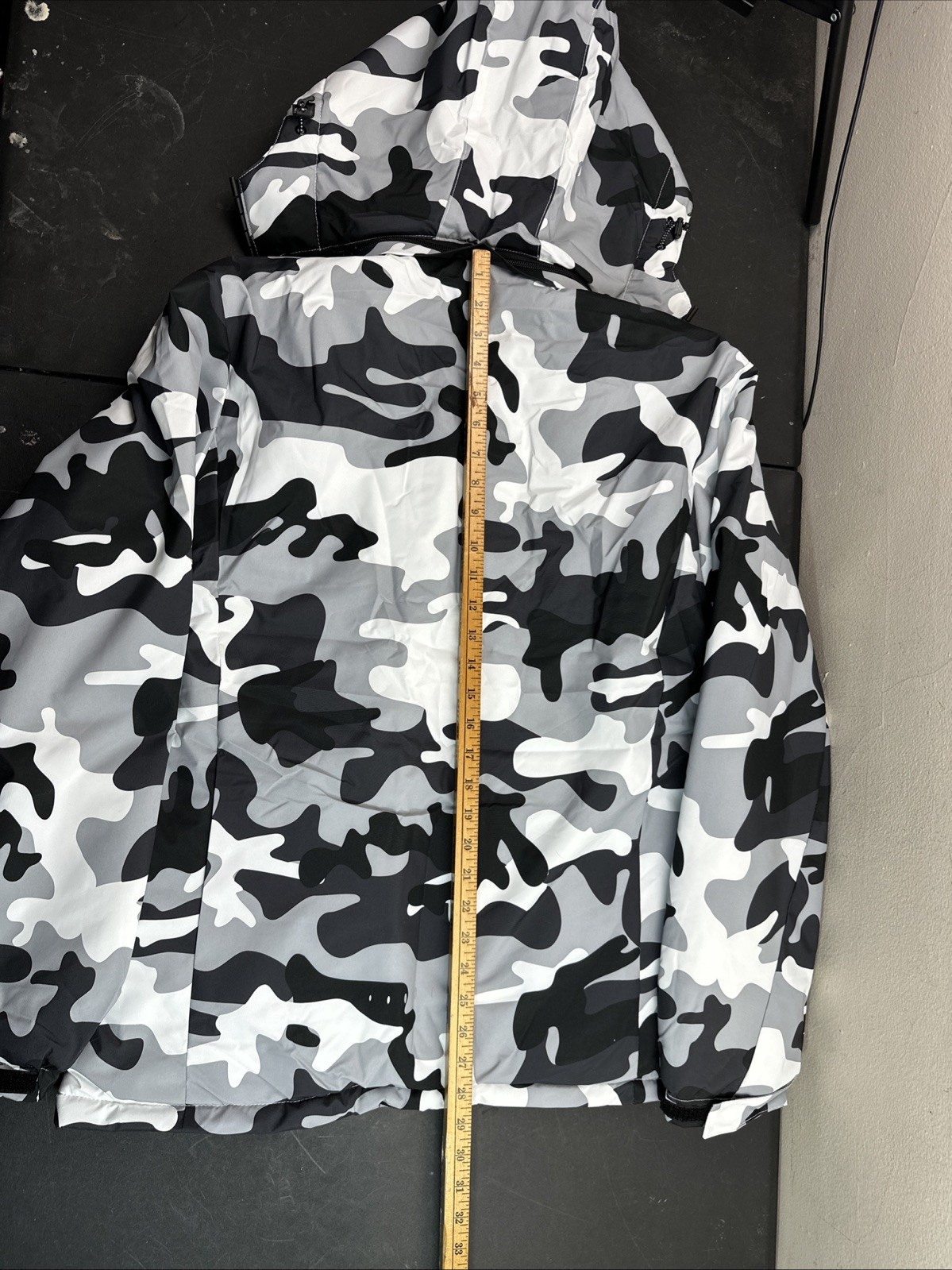 Keevoom Men’s Waterproof Ski Jacket Winter Warm Snow Coat Windproof M Camo NWT