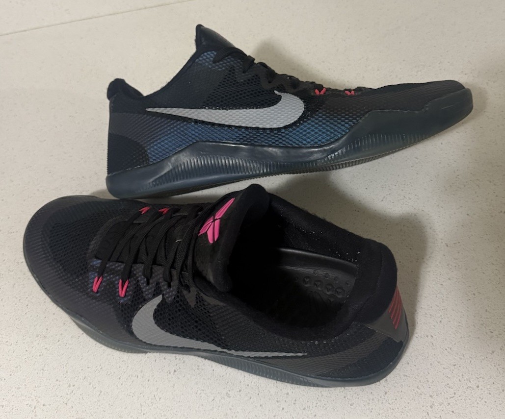 NIKE KOBE XI low Invisibility cloak basketball sneakers gray/pink men’s size 14