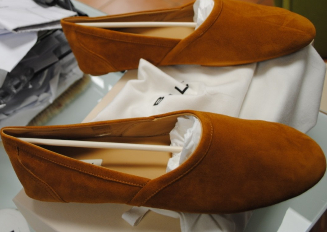 BALLY AUTHENTIC LEATHER LOAFERS 44.5 550.00 CART. PRIM-ESTATE SLIP ON