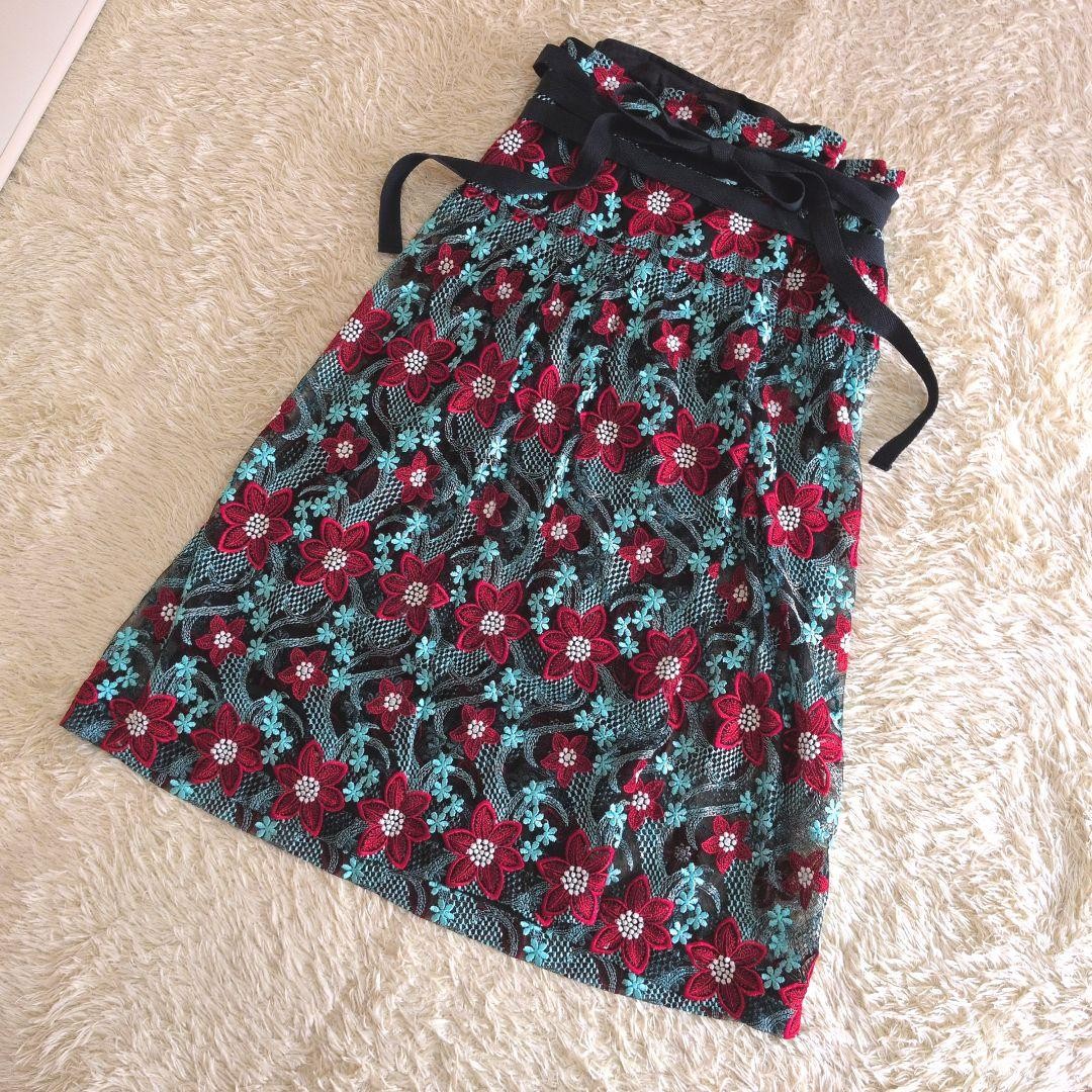 Tricot COMME des GARCONS AD2002 Floral Embroidered Wrap Skirt M