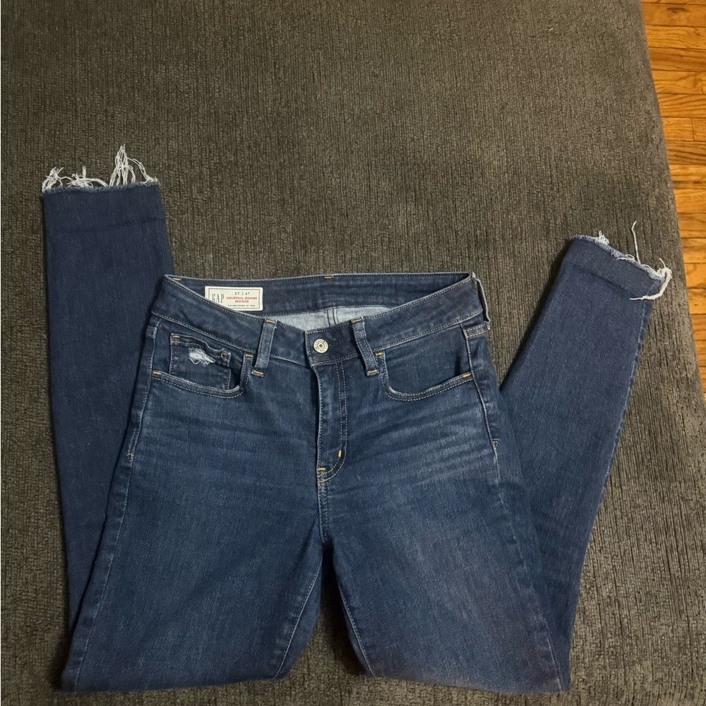 GAP Mid Rise Skinny Jeans Dark Wash Distressed Raw Hem Size 27 4R