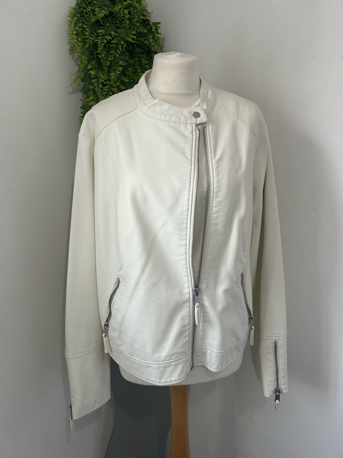 Marks & Spencer Off-White Faux Leather Biker Jacket Uk Size 22 New Without Tags