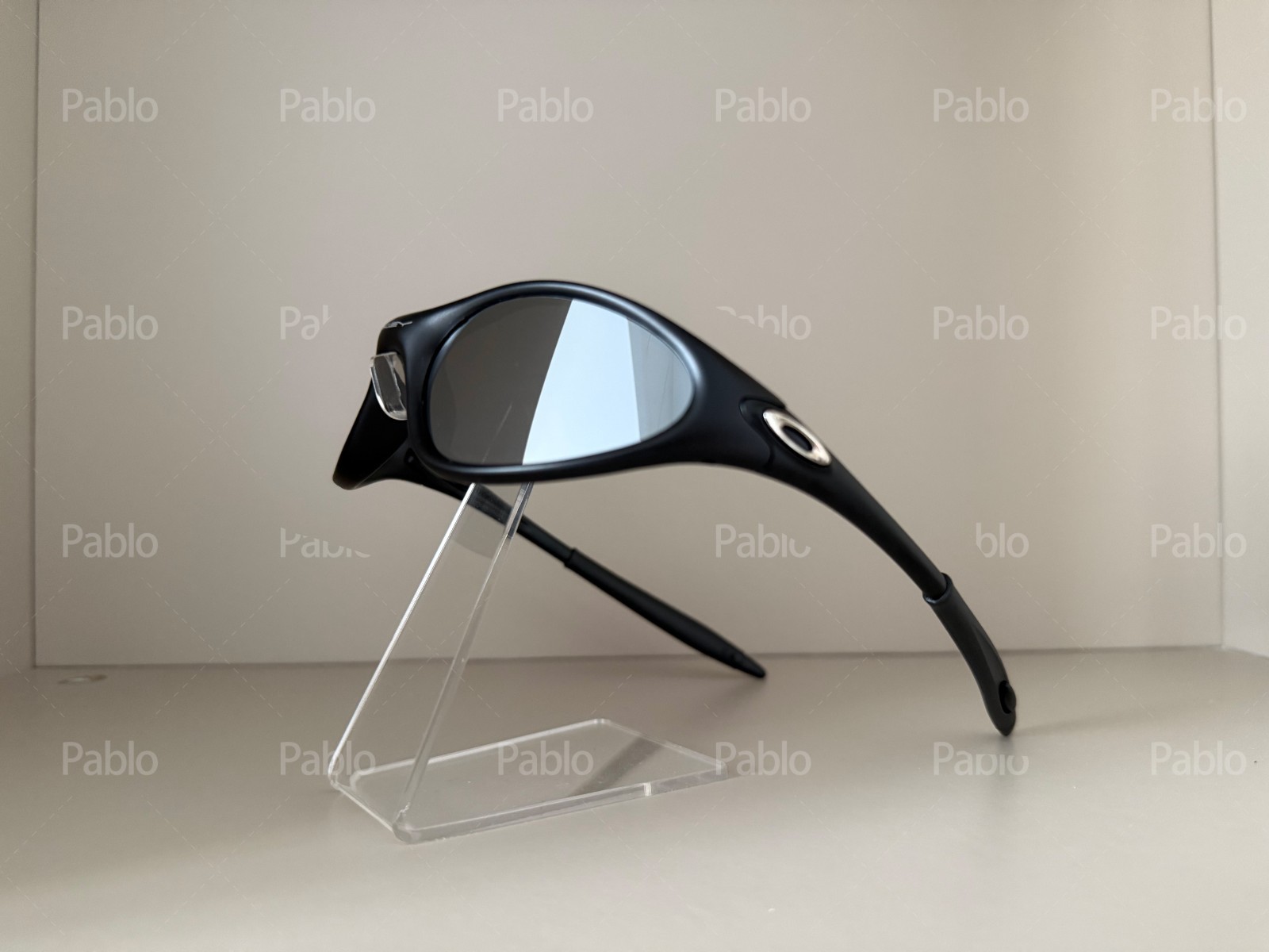 Oakley Mitute 1.0 Silver Vintage Sunglasses Gorpcore USA Y2K Avantgarde Archive