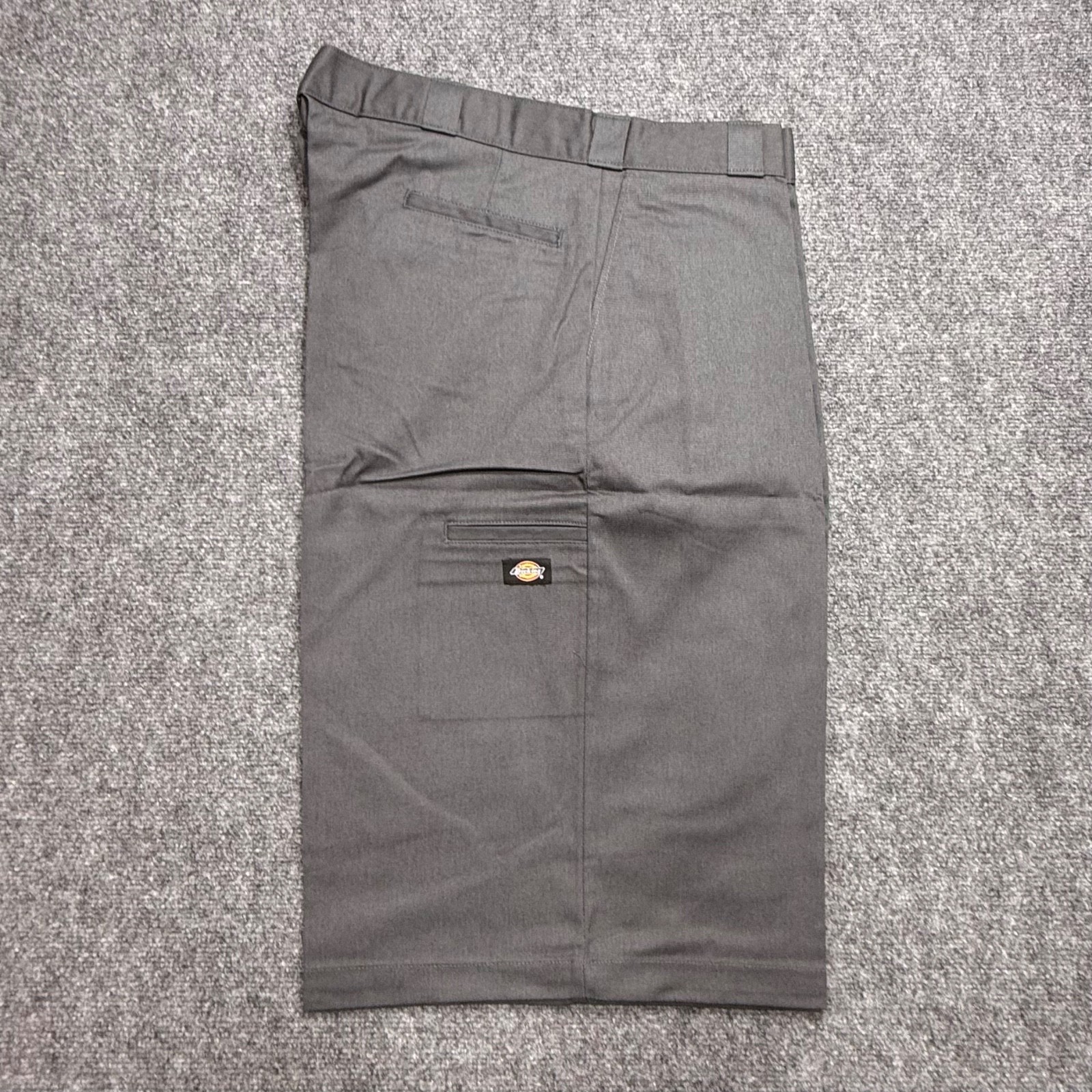 Dickies Mens Twill Work Short Loose Fit 44×15” Charcoal Grey – NWT