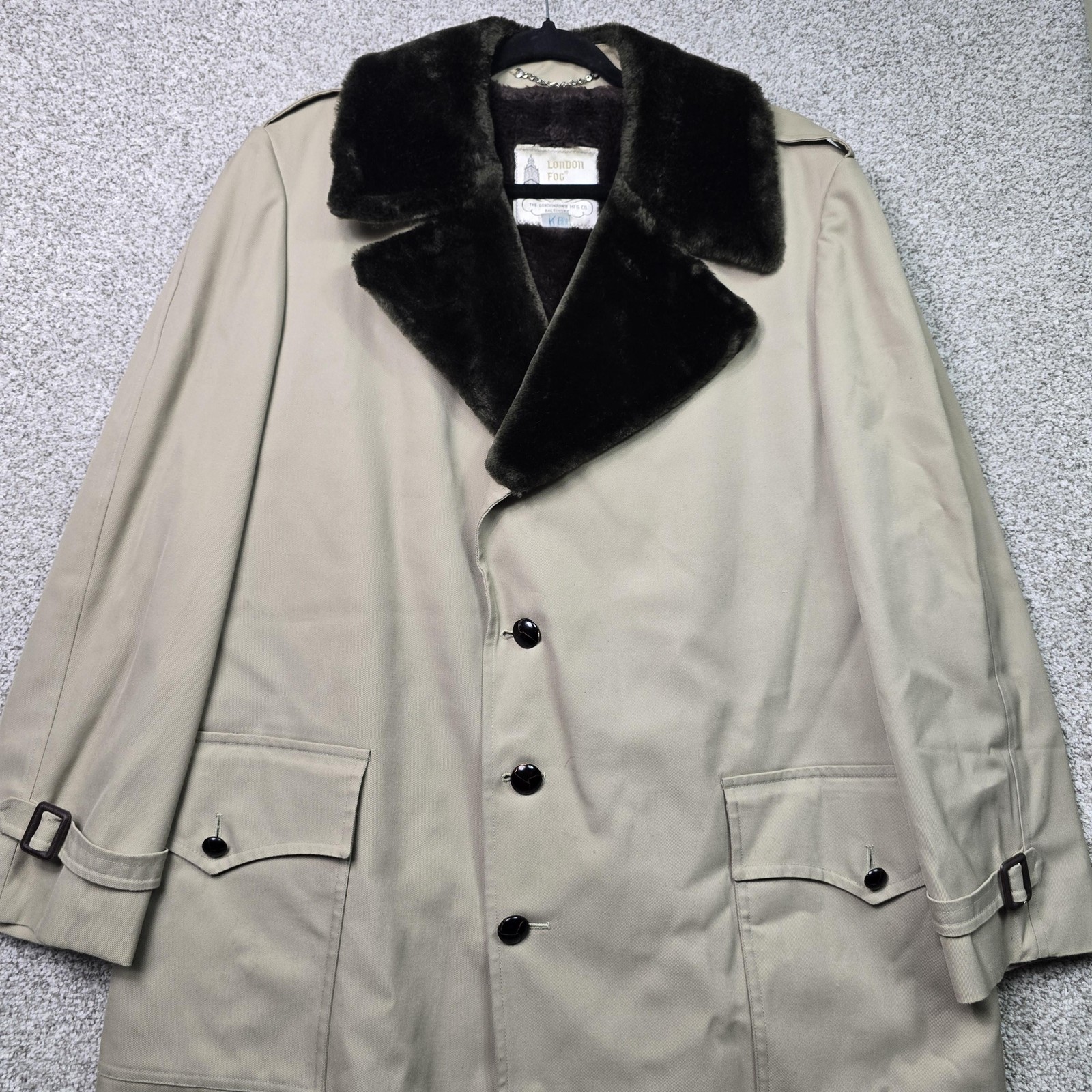 Vintage London Fog Long Rain Coat Mens 46R Beige Faux Fur Collar Belted Lined