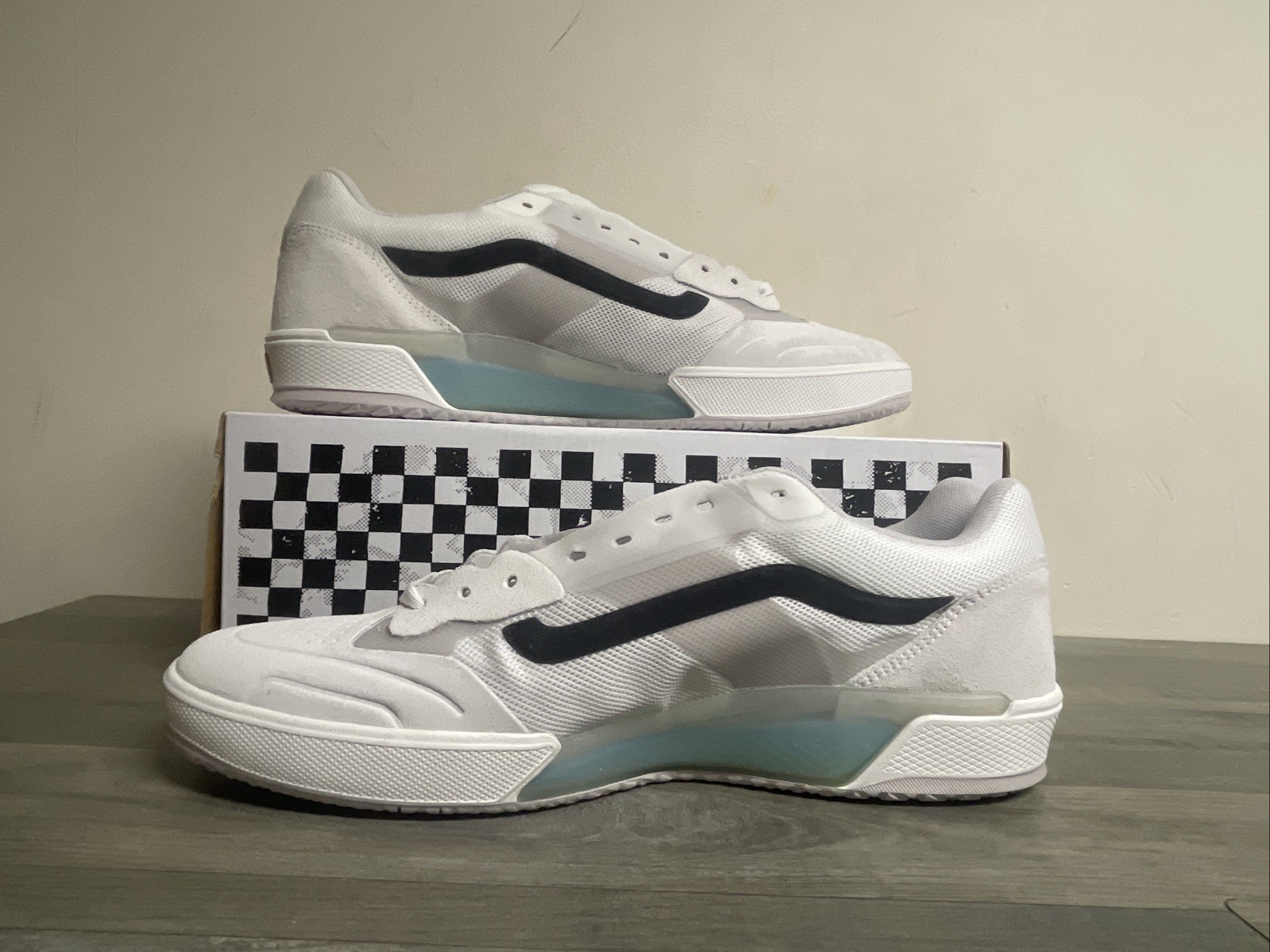 Vans AVE 2.0 White/Black/Blue Skateboarding Skate Shoes Sneakers Men’s Size 12