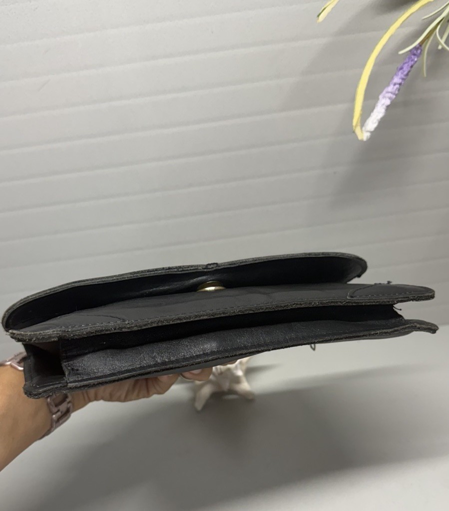 EXCELLENT CONDITION-Vintage Black Leather Envelope Clutch