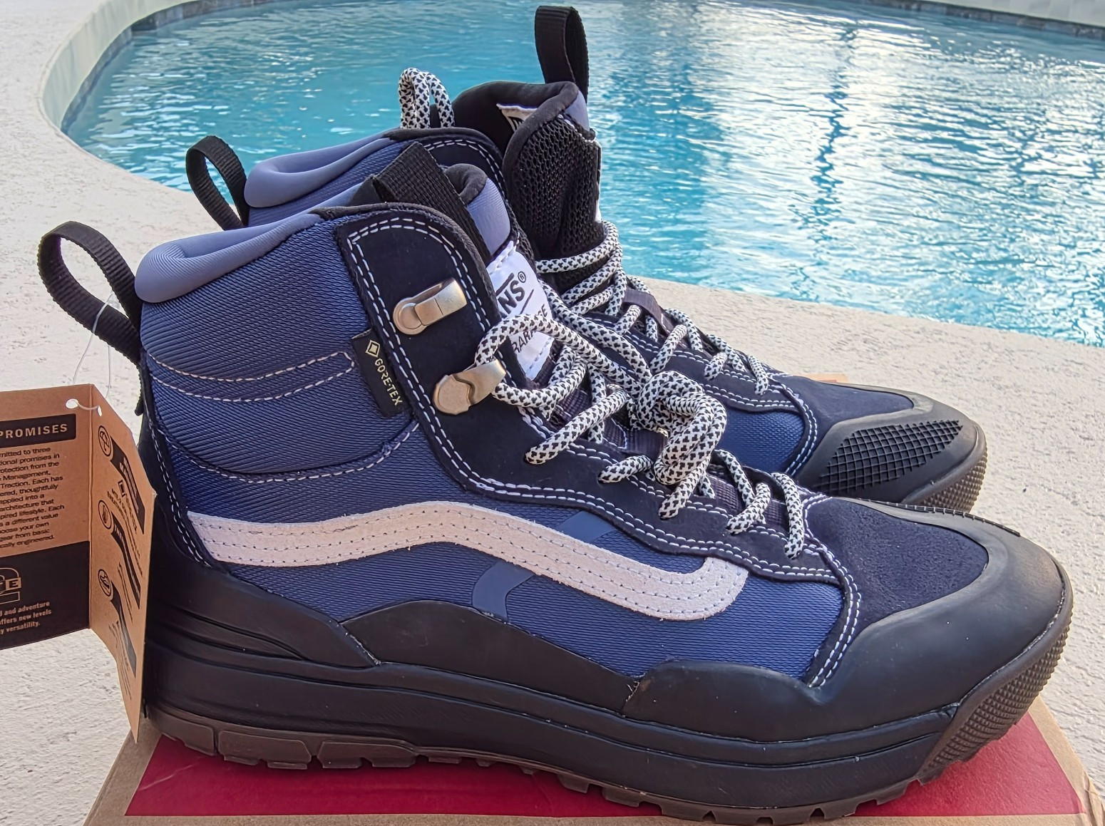 Vans Men’s 7/Women’s 8.5 UltraRange Exo Hi MTE-2 Navy Blue/Black VN0005VANGV