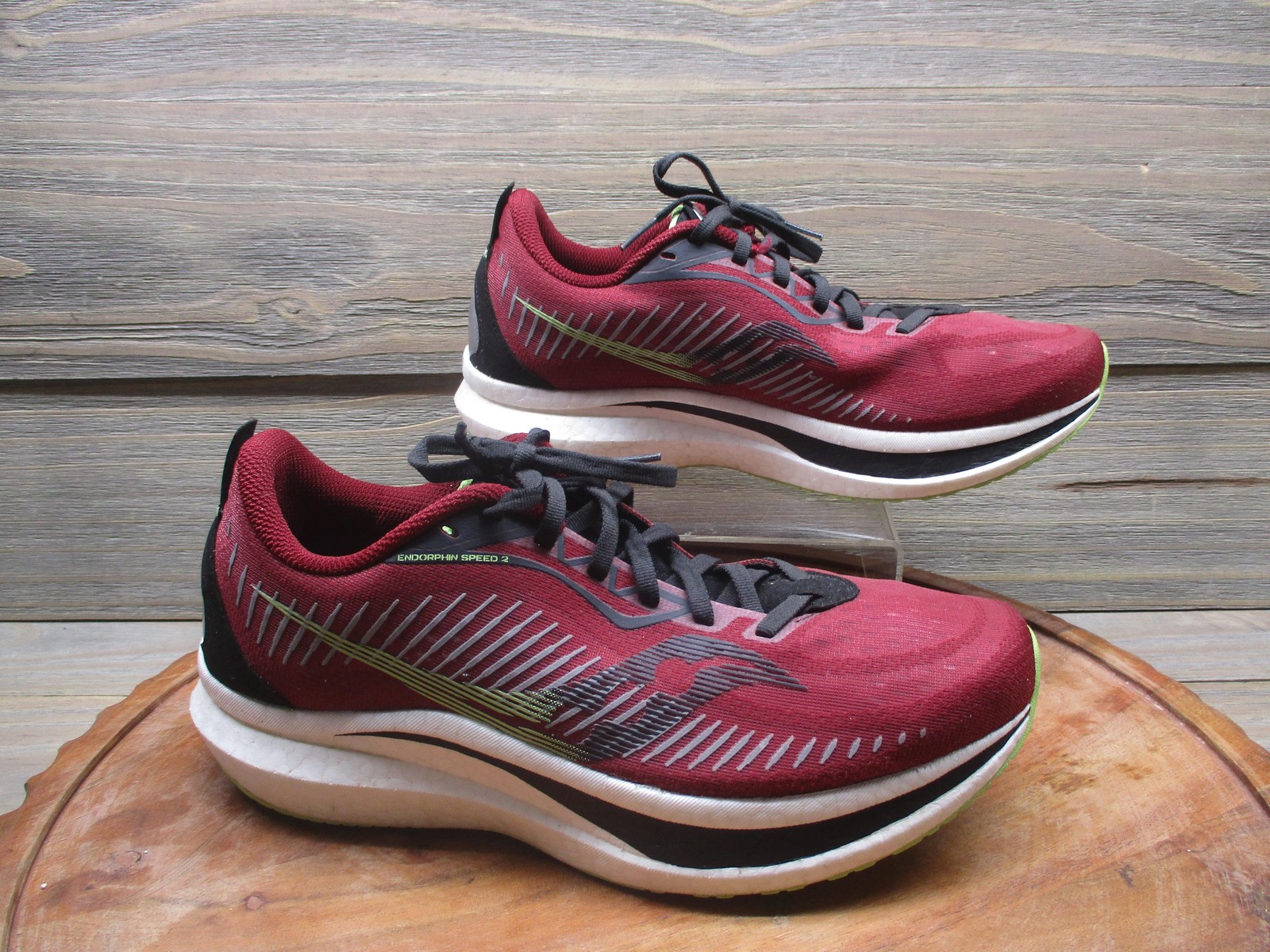 Saucony Endorphin Speed 2 Shoes Mens Size 9.5 Red Running Sneakers S20688-130