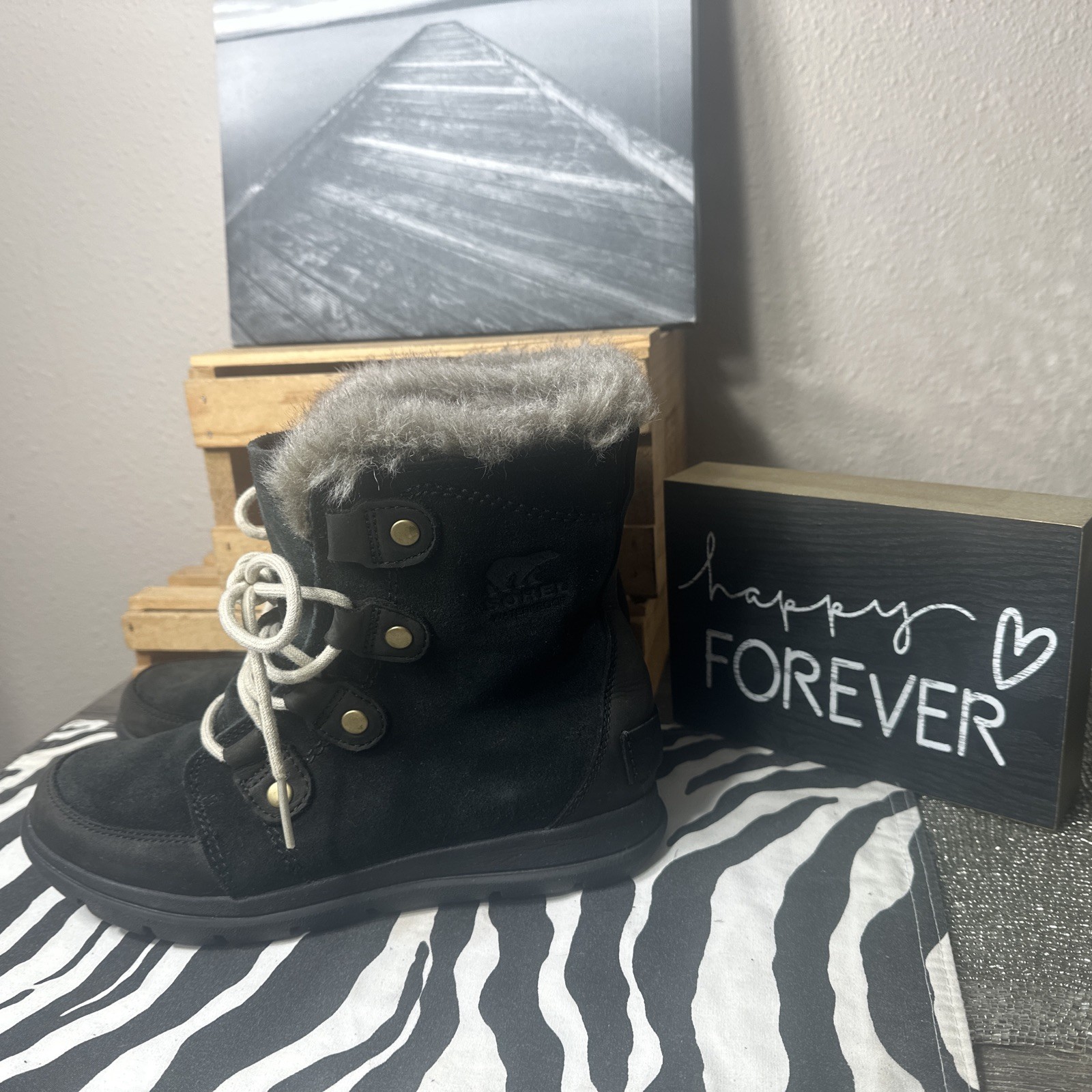 SOREL Explorer Black Suede Leather LaceUp Faux Fur Trim Logo Boots 7.5/38.5 VGUC