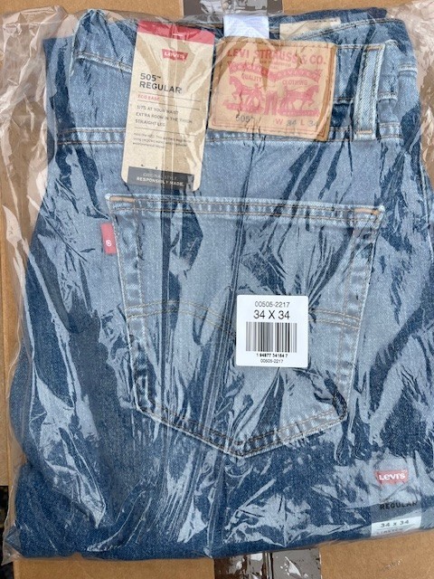 Levi’s Men’s 505 Regular Fremont Drop-Shot 34W x 34L. NEW SEALED!!!