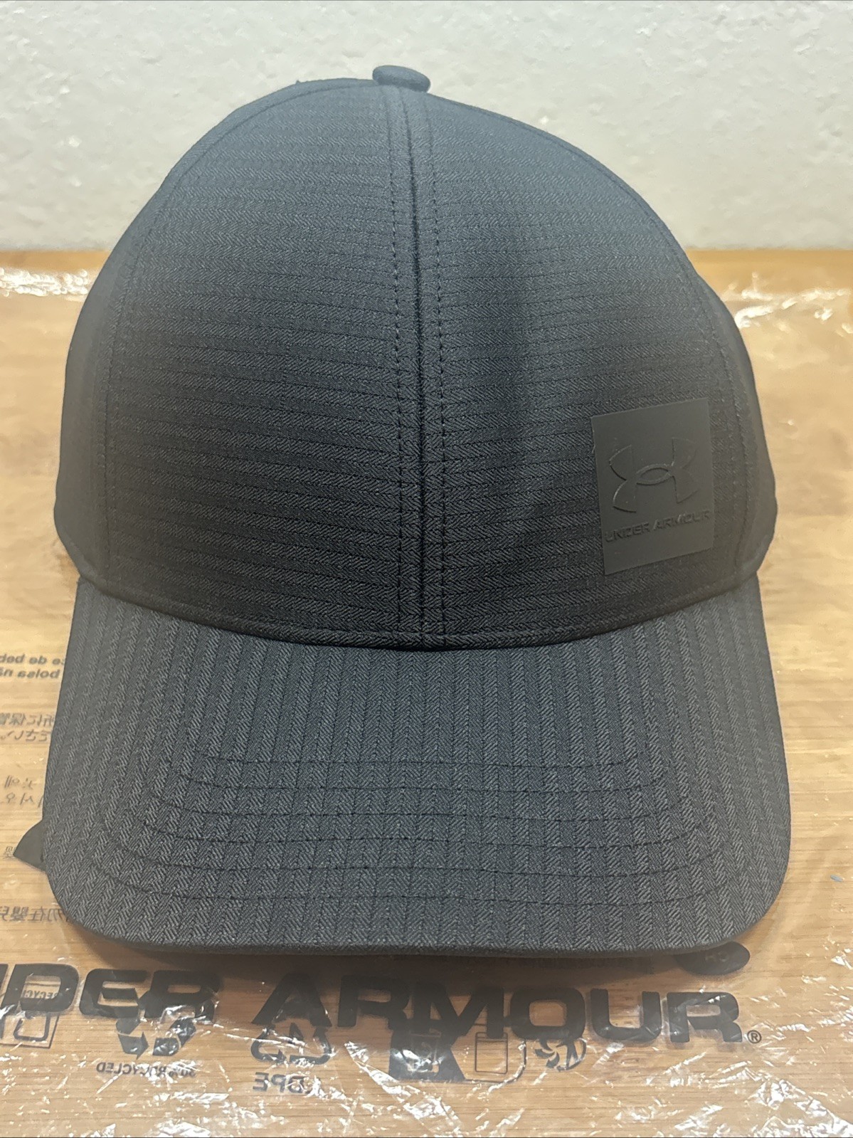 Under Armour 1383438 L/XL Men’s Black Baseball Cap Hat Stretch