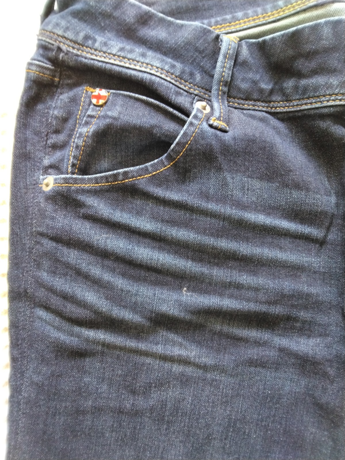 Hudson Jeans Women’s Dark Wash Cropped Cuffed Jeans – Size 27