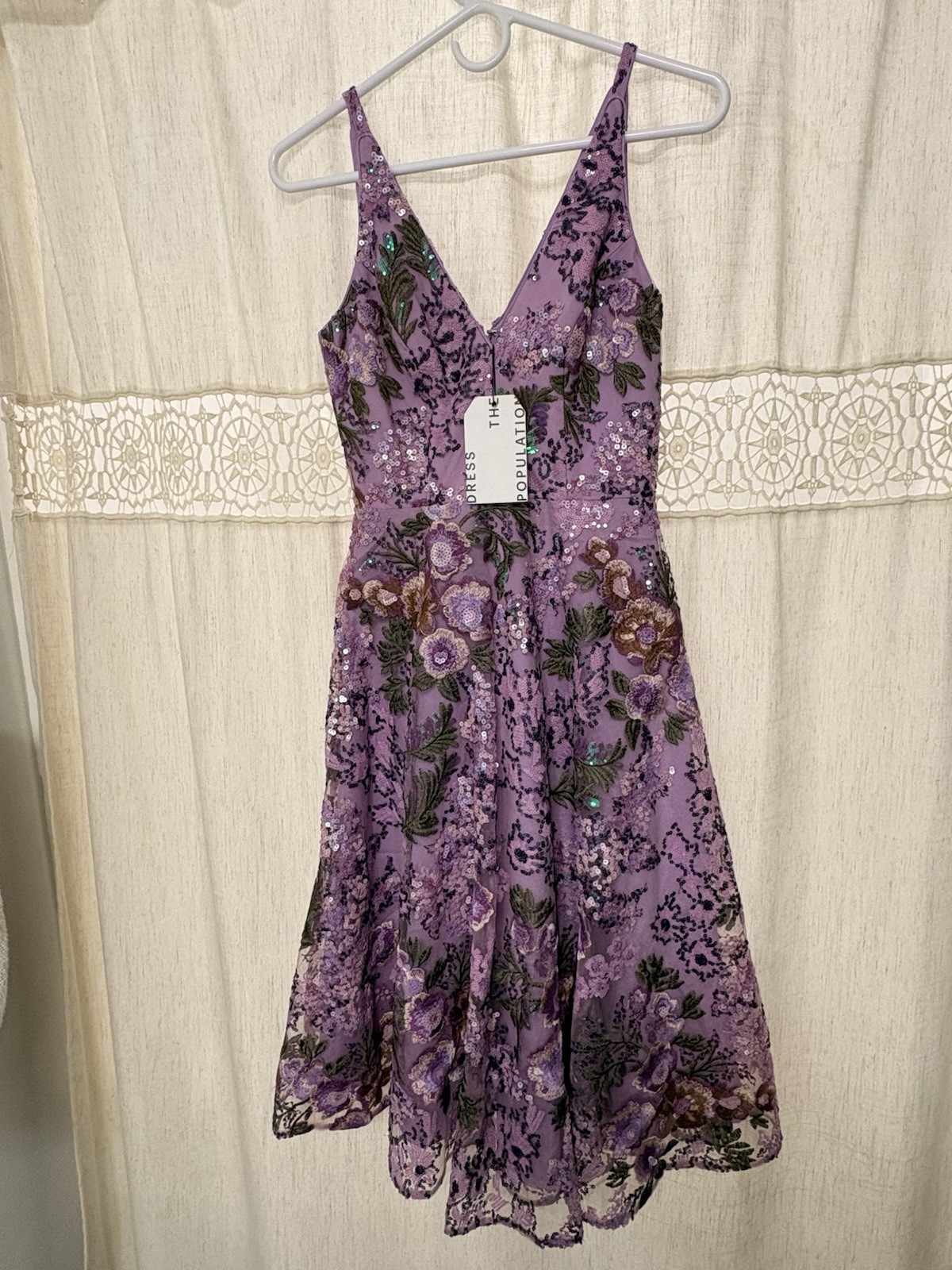 Dress the Population Purple Floral Sequin Embroidered Mesh V-Neck Midi XS