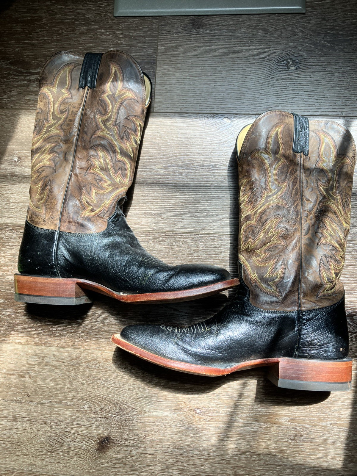 Mens Justin Size 9EE Brown and Black Smooth Ostrich Square Toe Western Boots