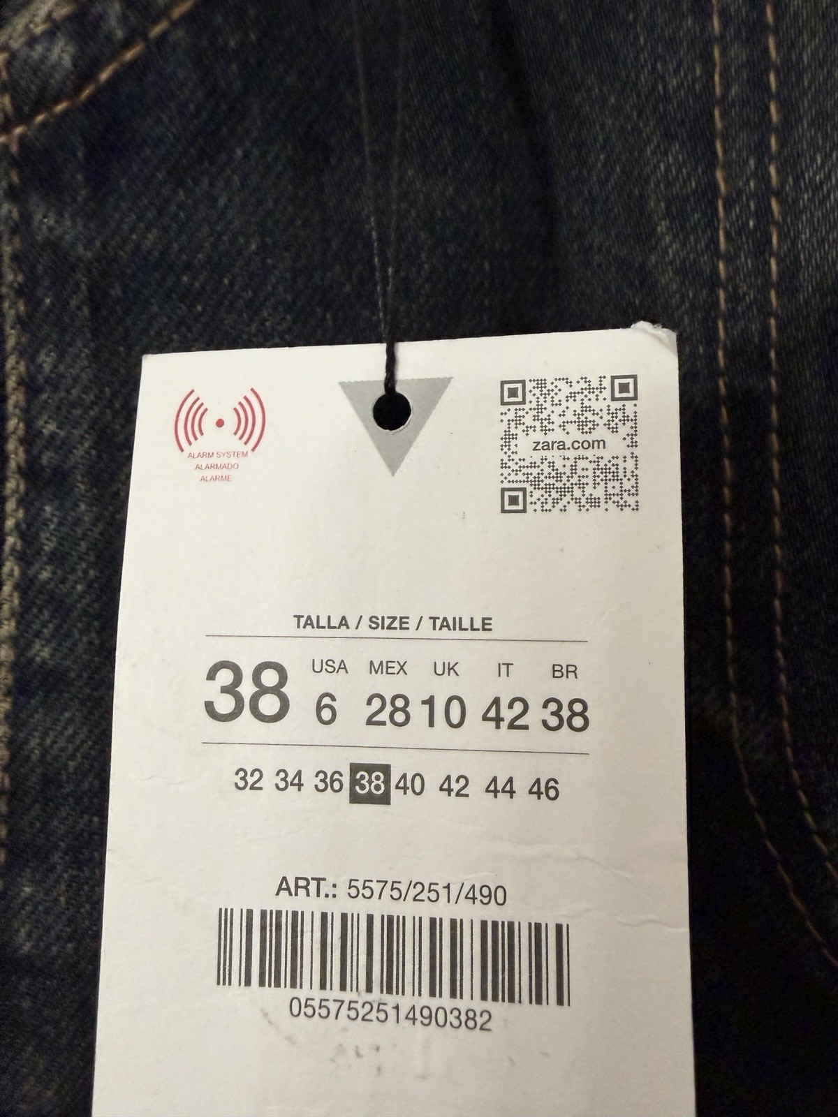 Zara Women’s TRF Oversized Mid Rise Jeans Distressed Blue Wash US 6 NWT