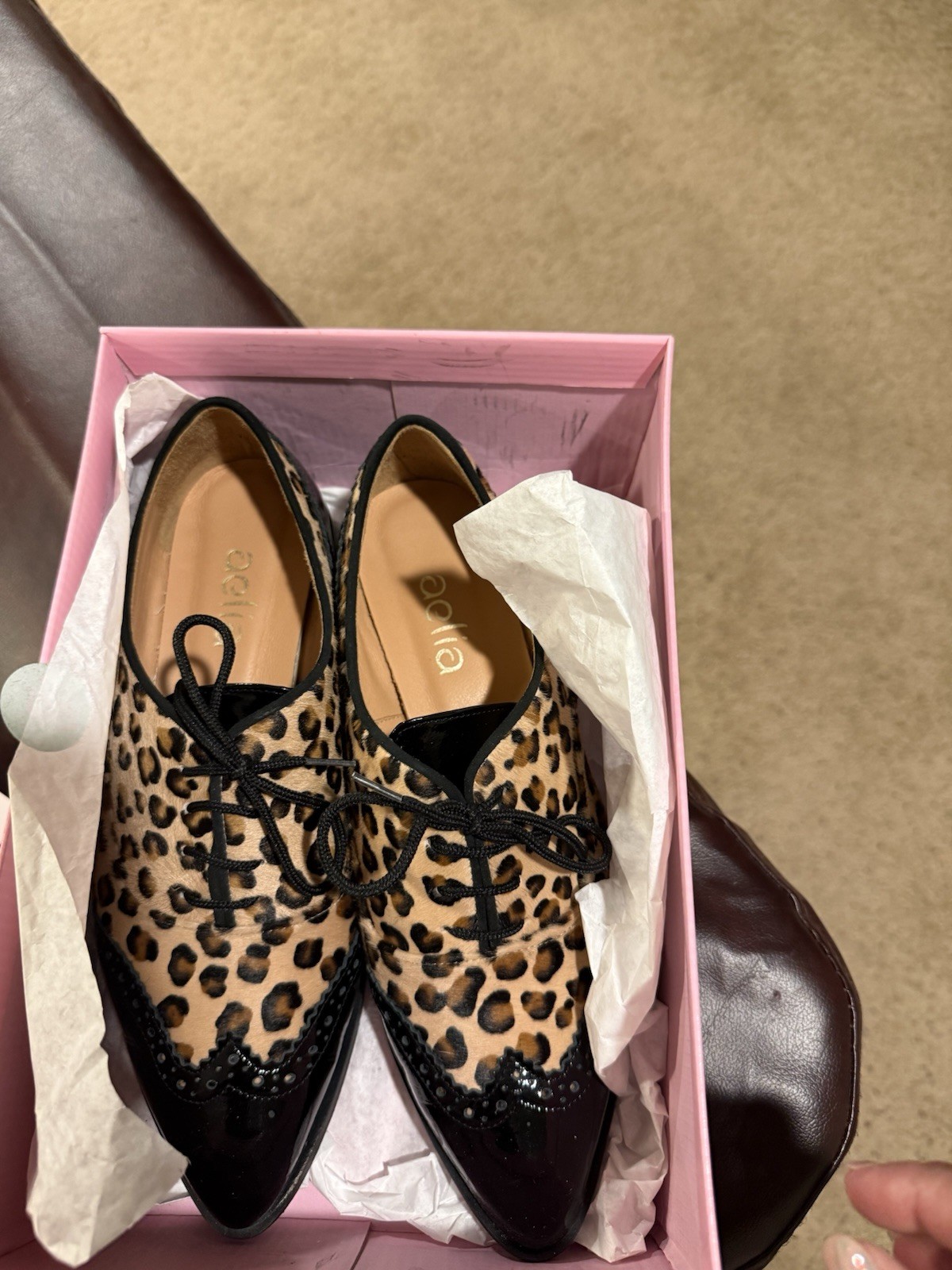 Aelia Women’s 9 Leather Leopard Print Oxford Flats Pointed Patent Toe Lace