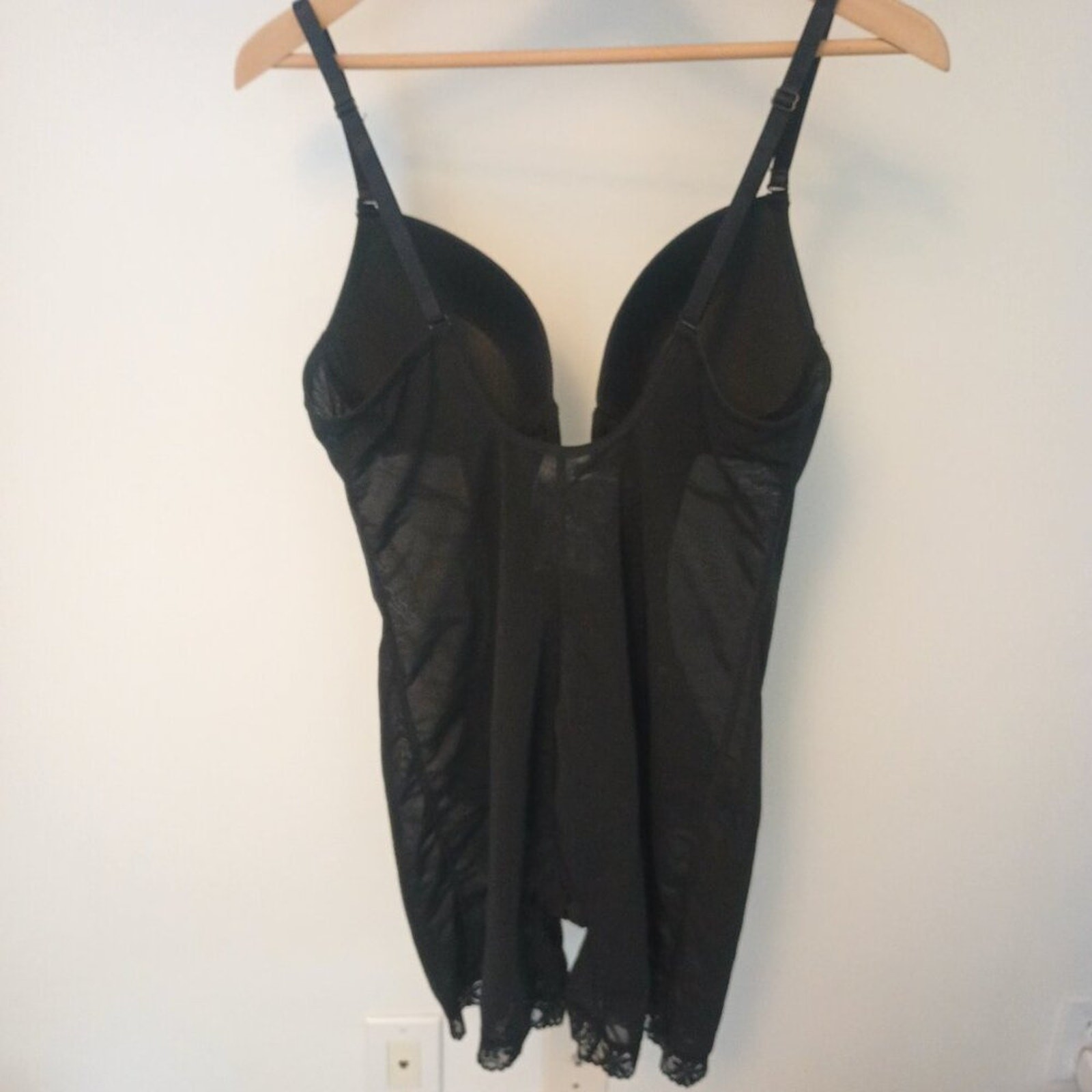 NWOT Shaperin Women’s XL Backless Shapewear with removable straps + clear straps