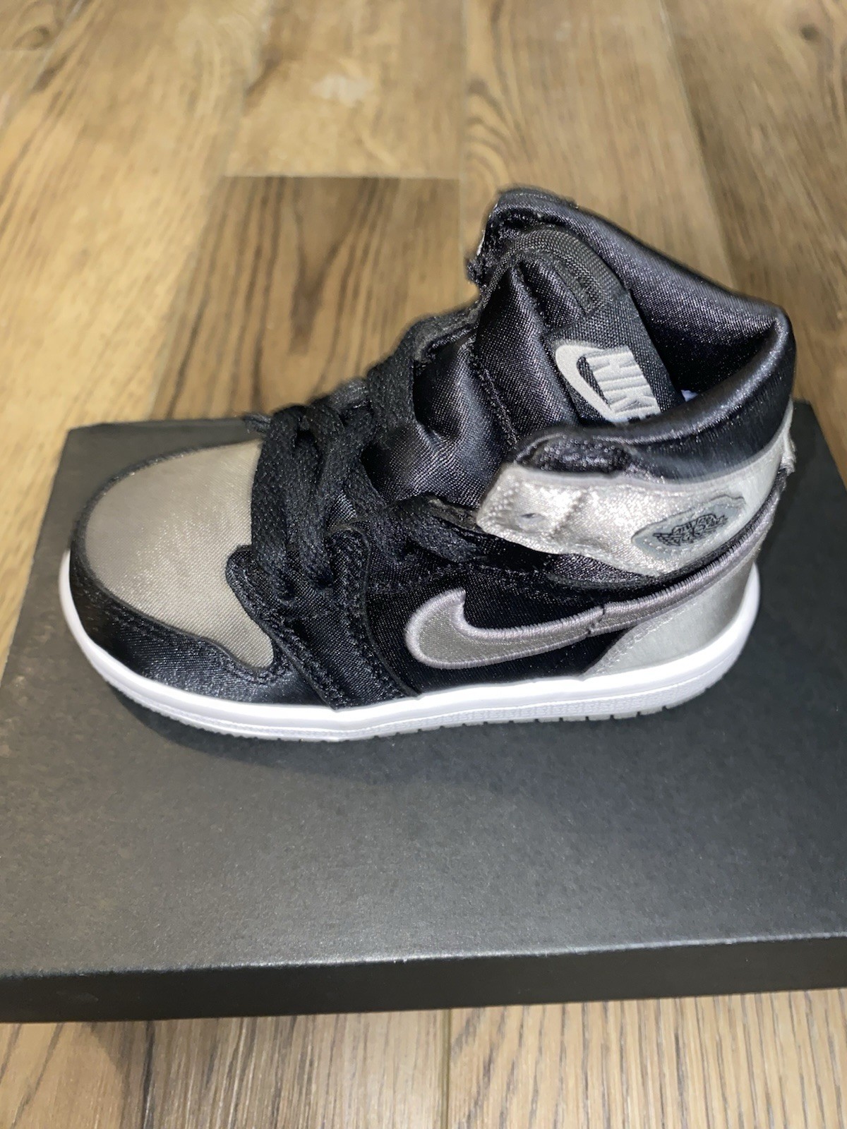 Jordan 1 Retro High OG TD High Top Sneaker Black/Medium Grey/White 6C