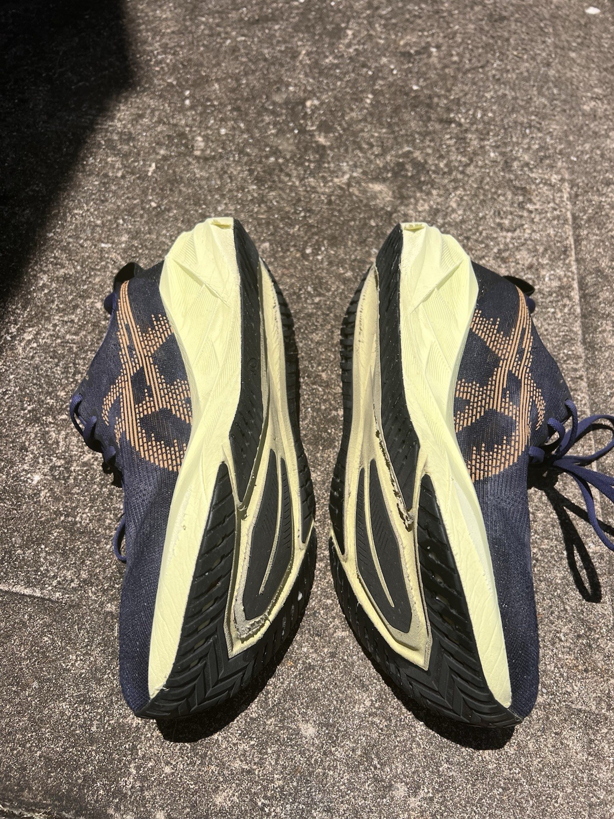 ASICS Novablast 5 Navy Blue Indigo/Amber Men’s Running Shoes Size 10