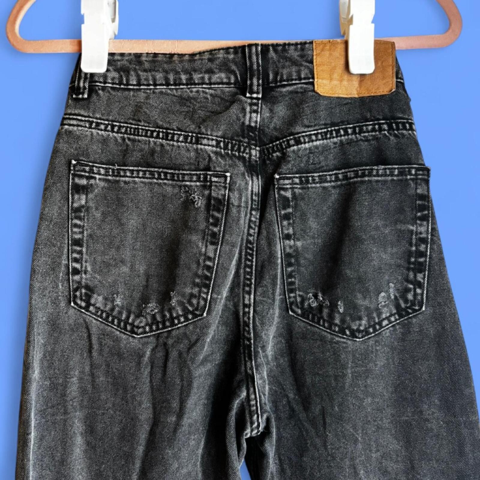 H&M Women’s Black and Grey Jeans