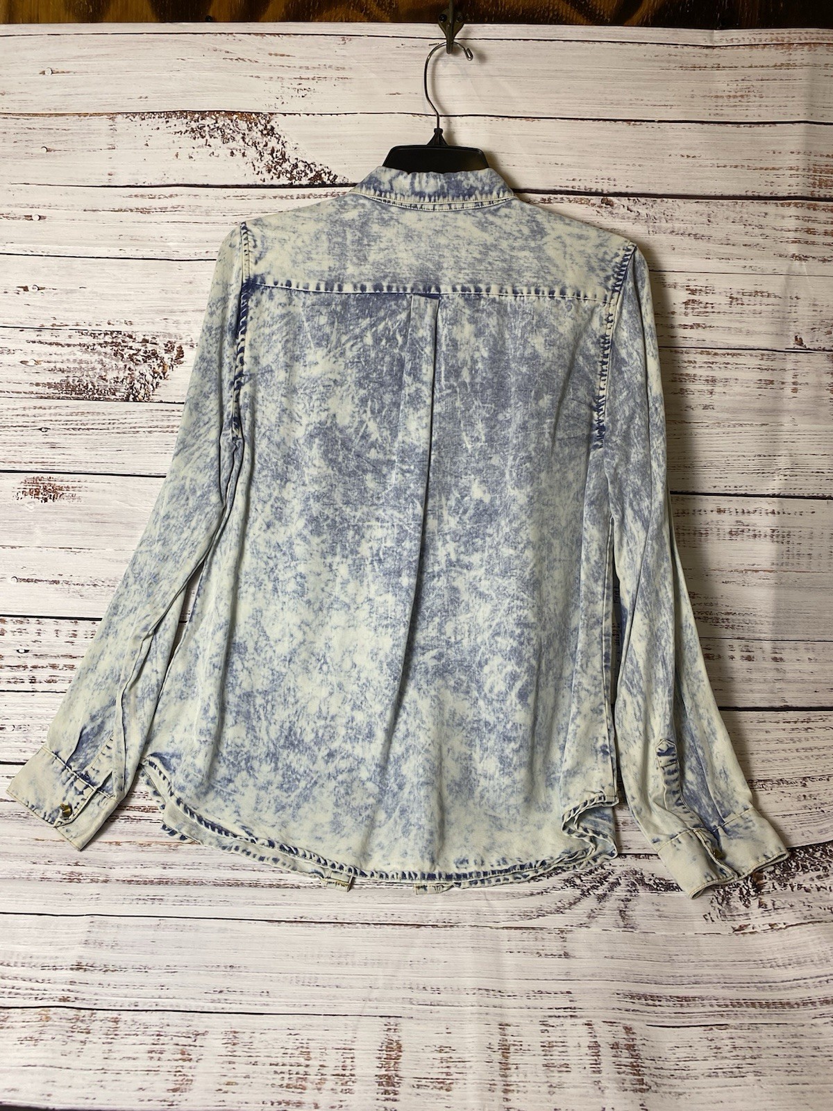 Forever 21 Size M 100% Lyocell Acid Wash Denim Long Sleeve Shirt Pockets