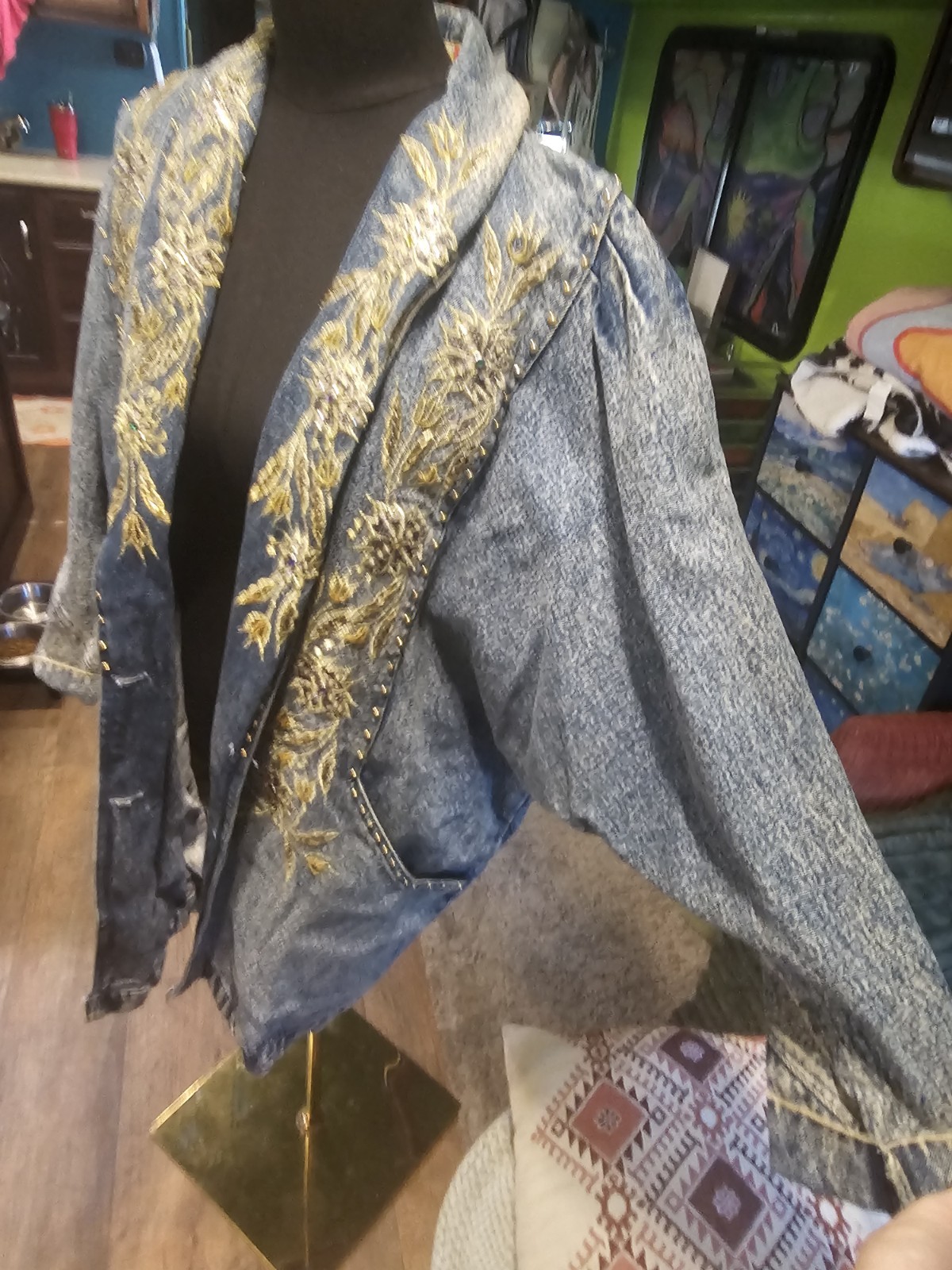 Vintage Womens Blue Acid Wash Denim Floral Embroidered Beaded Jacket Coat L 80s