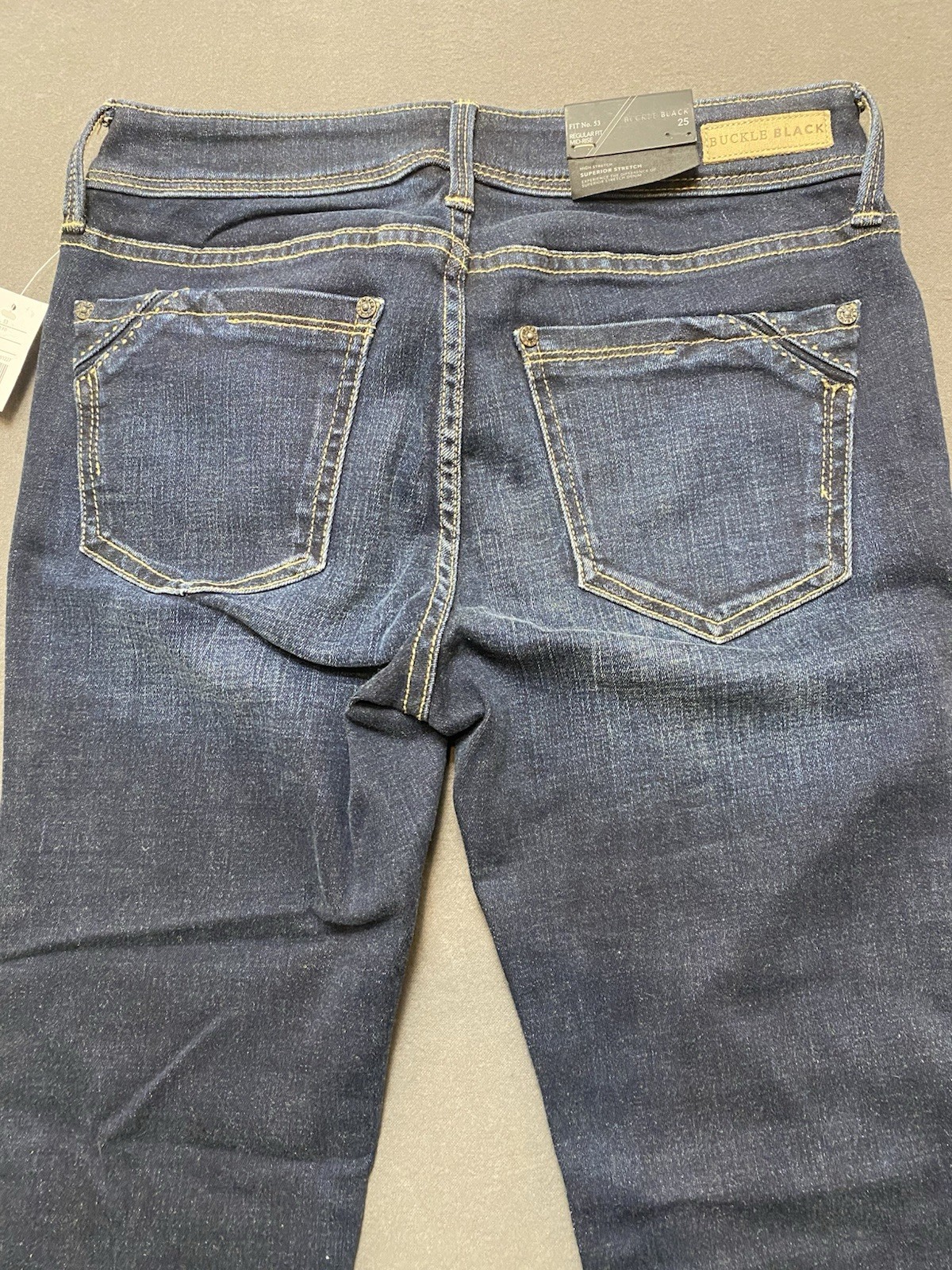 Buckle Black Women’s Dark Wash Straight Jeans Regular Fit Mid Rise 25 NWT