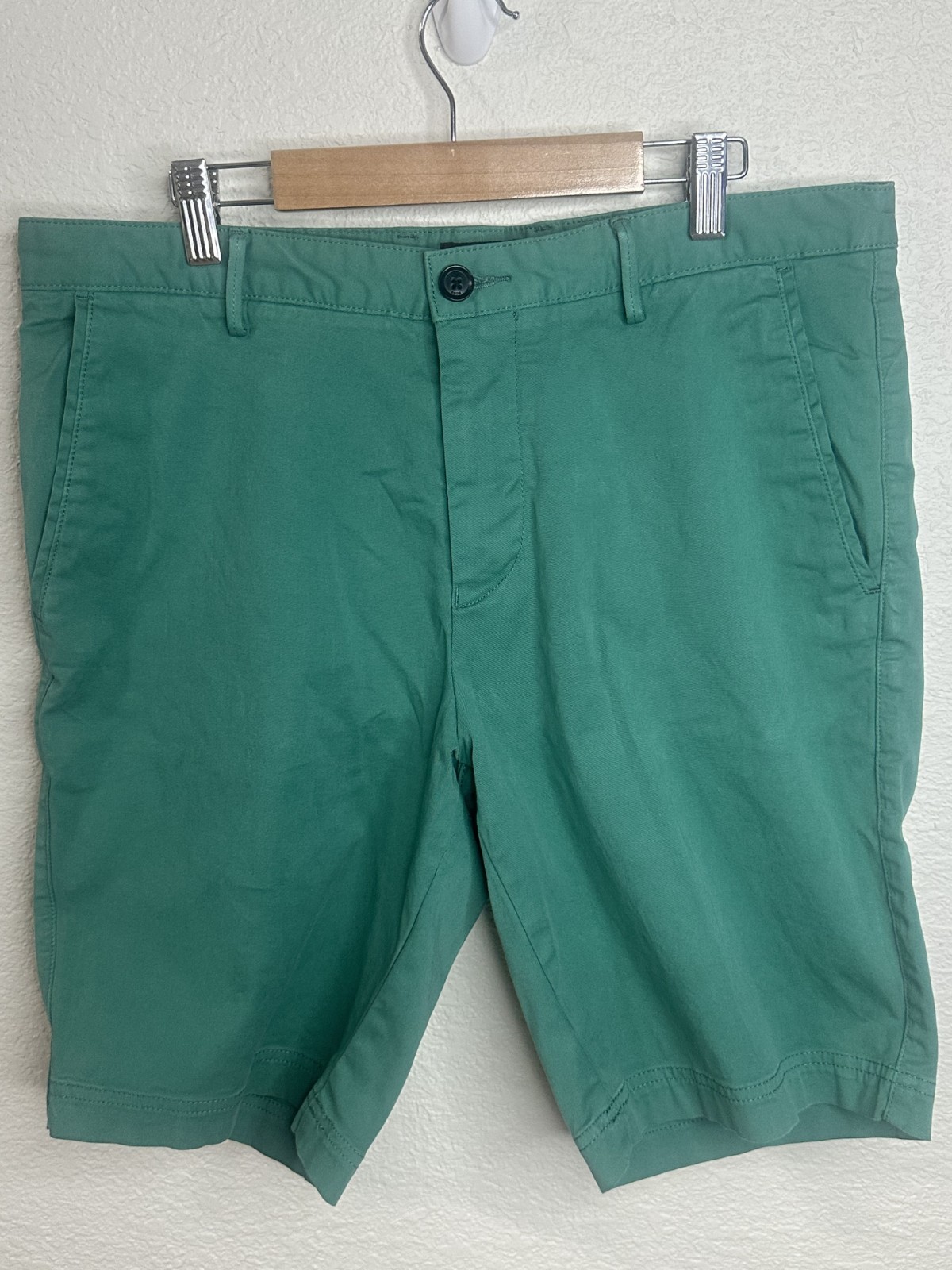 Hugo Boss mens shorts, barley worn, quick shipping