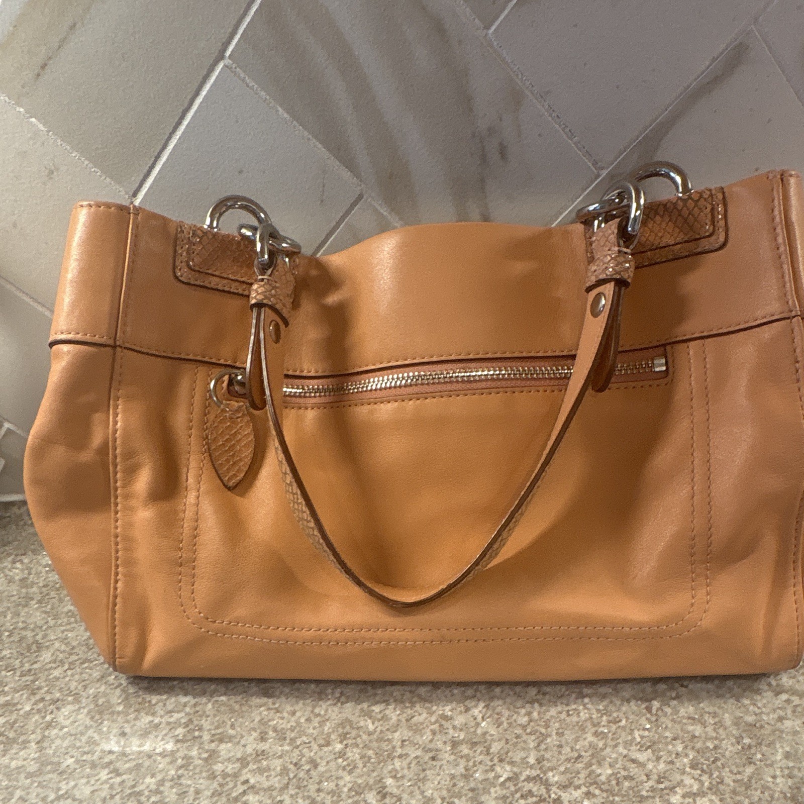 Coach Peach Handbag Turn Lock Zip Silver Hardware Lined Inner/Outer Pockets