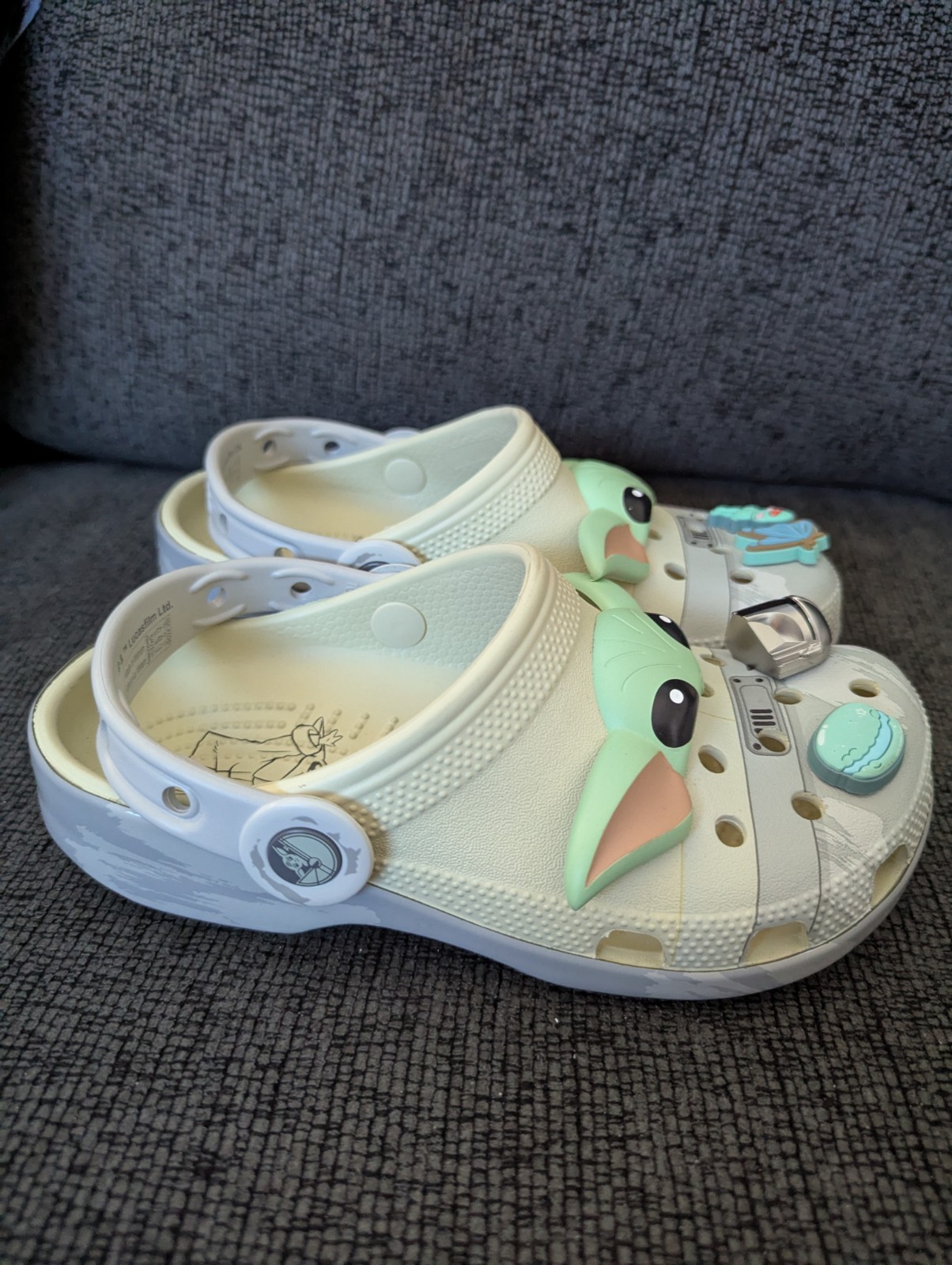 Crocs Star Wars Grogu Clog Slip-On Shoes White/Green Straps Unisex 3