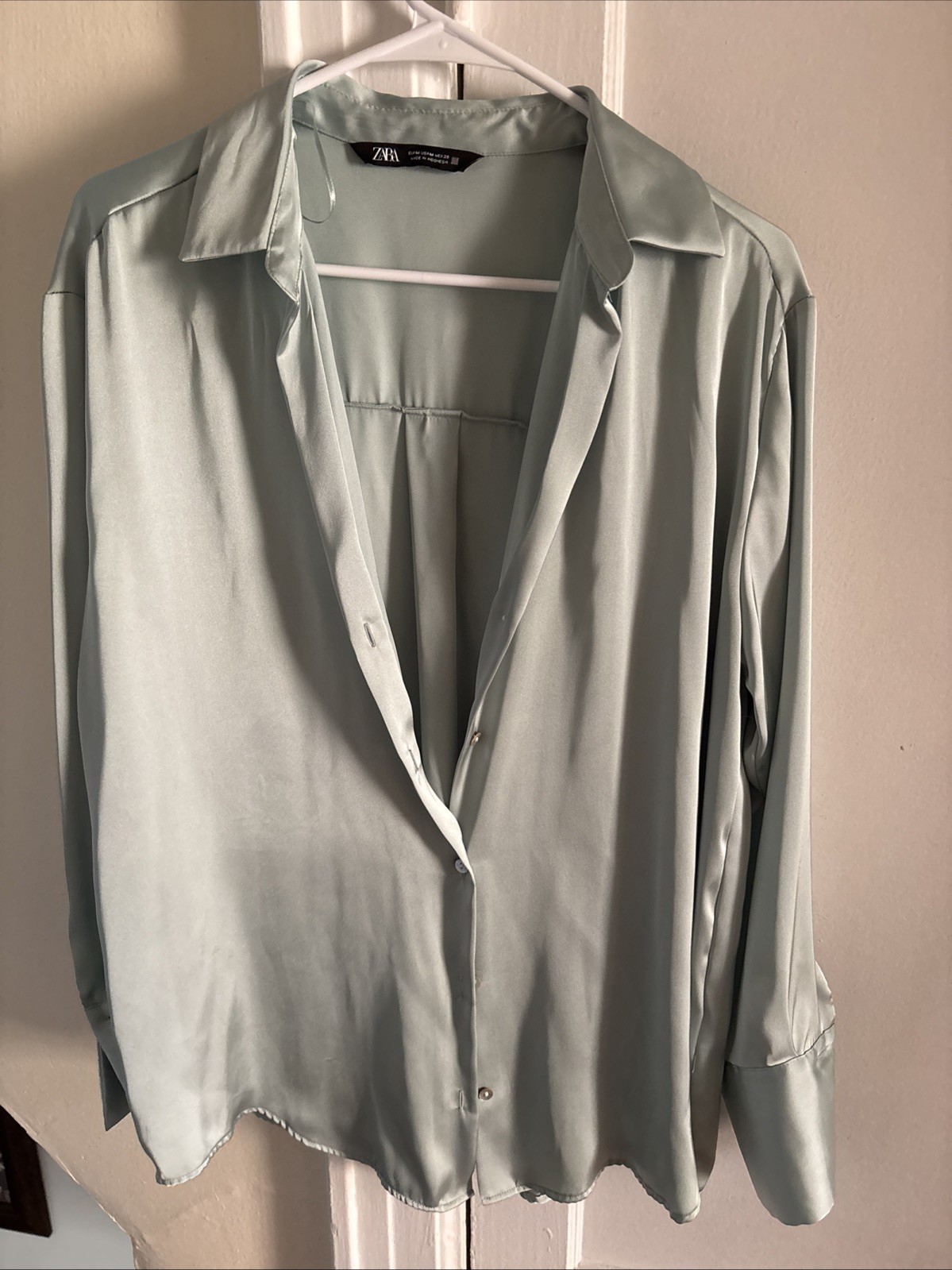Zara Women’s Long Sleeve Sage Green Satin Look Blouse Size Medium
